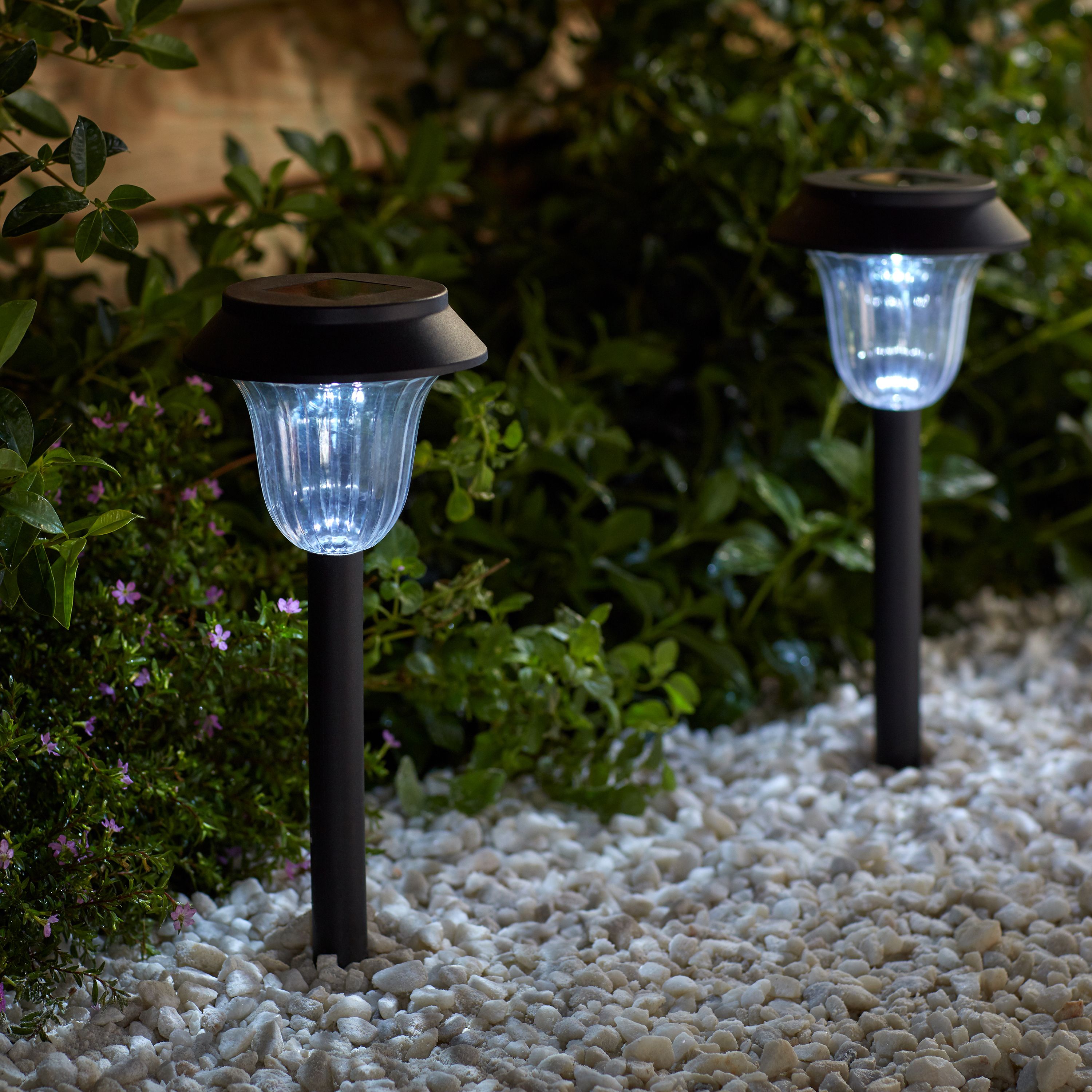 Black Solar-powered Integrated LED Outdoor light | at B&Q