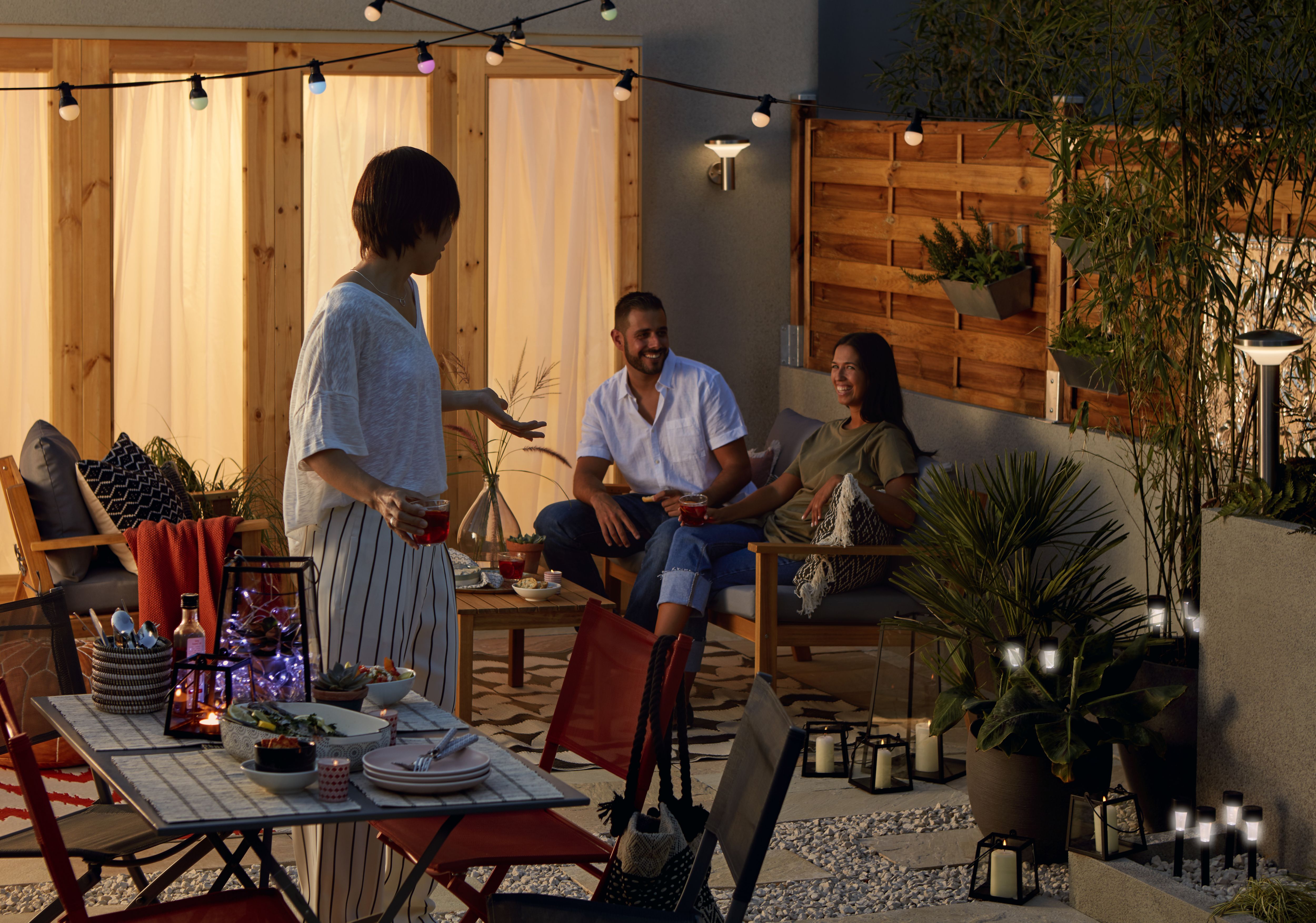 Blooma Barnaby Mains-powered Warm white 10 LED Outdoor String lights