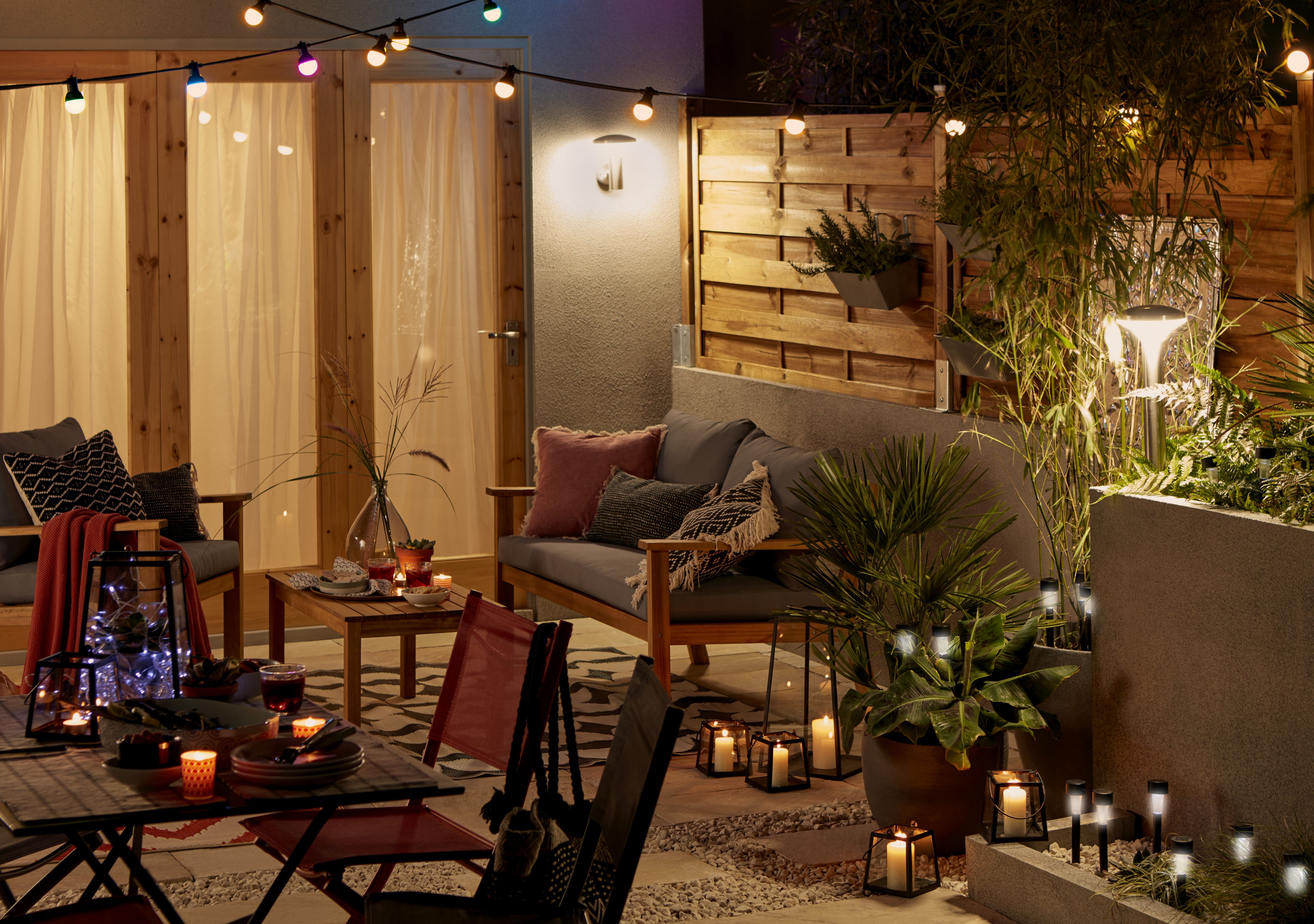 Blooma Barnaby Mains-powered Warm white 10 LED Outdoor String lights