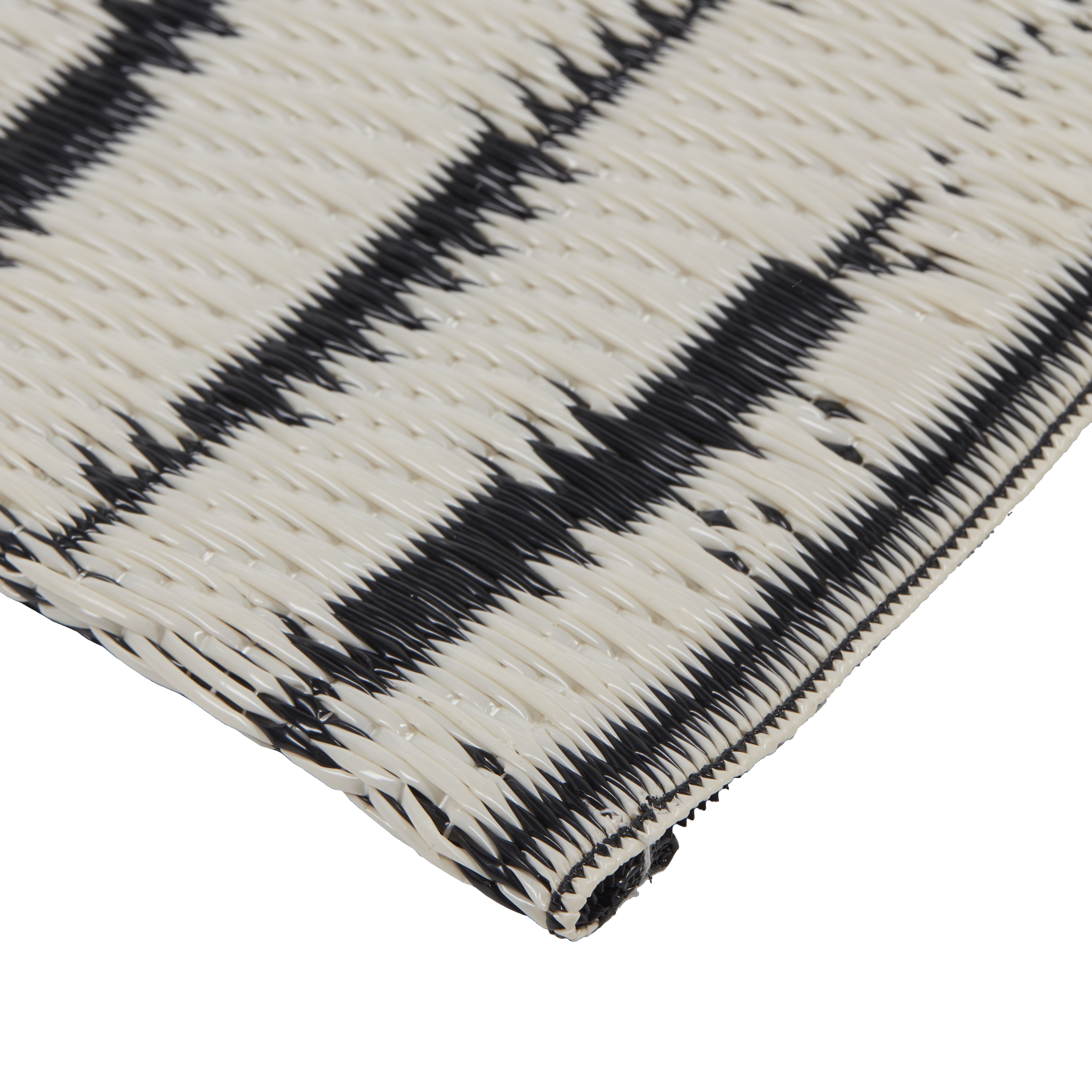Blooma Birch & moonless night Broken line Small Outdoor Rug, (L)170cm x (W)120cm