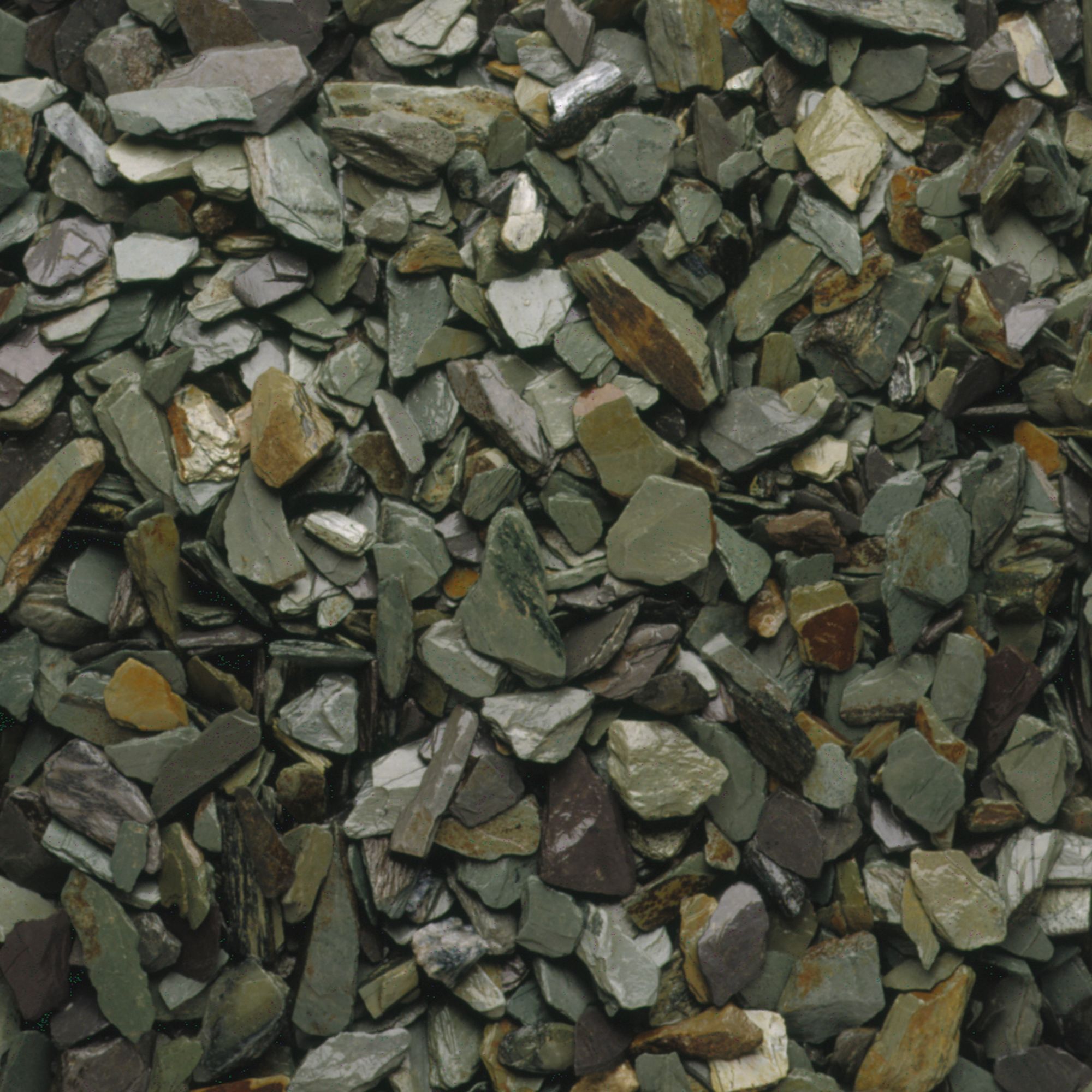 Blue slate cheap chippings 40mm b&q