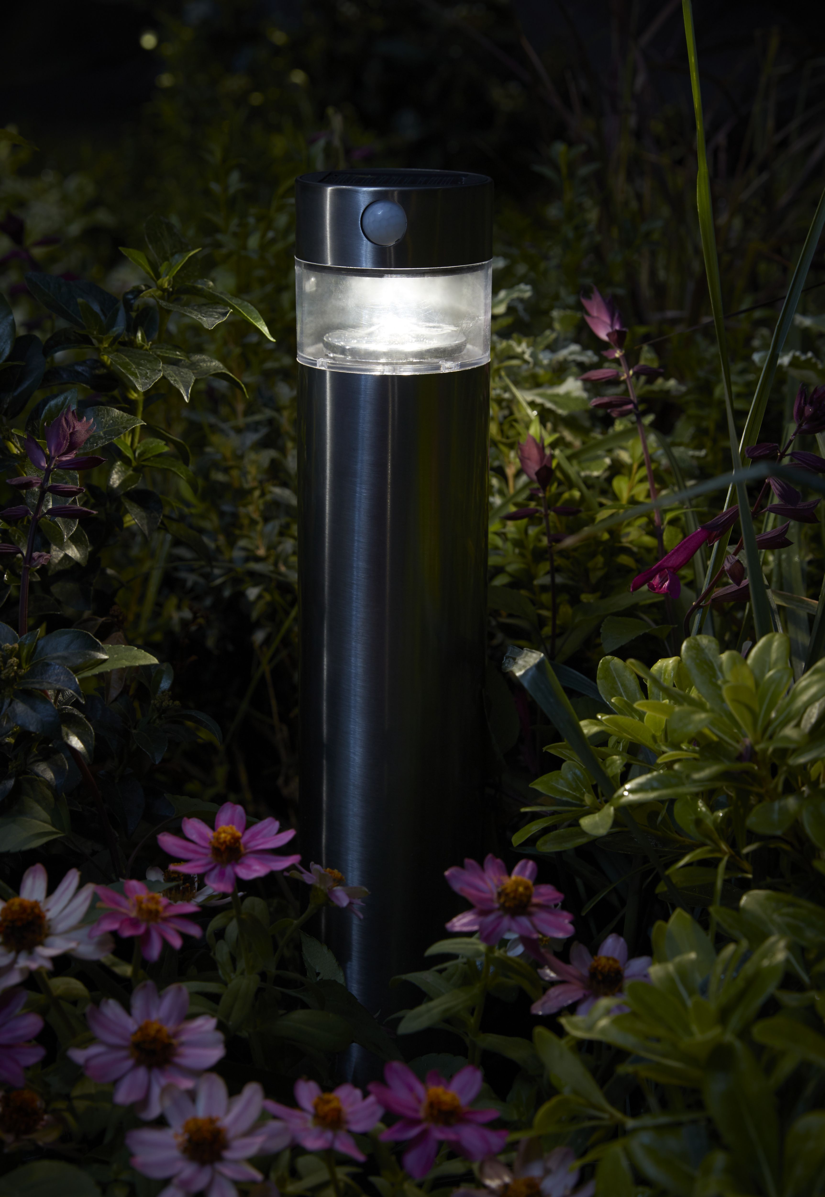 Blooma Kiana Silver effect Solar-powered LED Outdoor Post light
