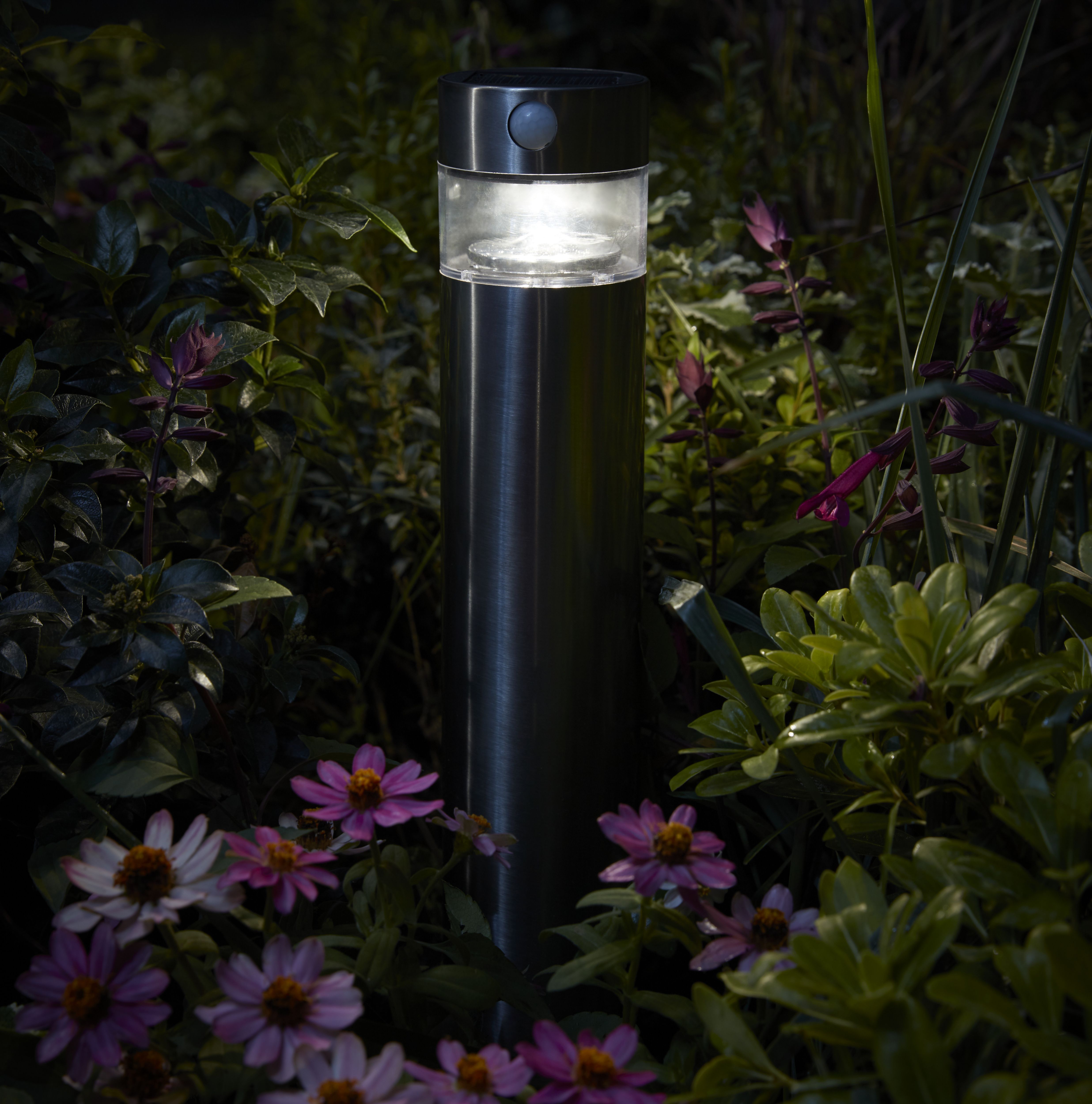Blooma Kiana Silver effect Solar-powered LED Outdoor Post light