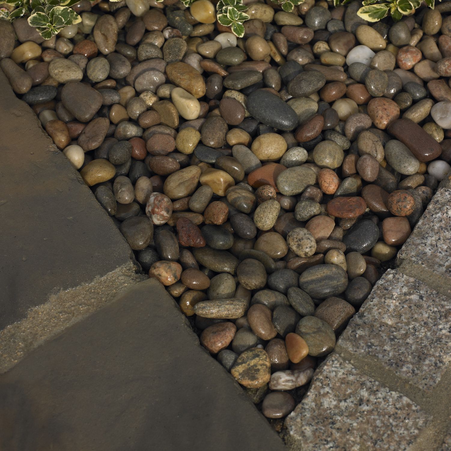 Buy Blooma Mixed Brown Decorative 30mm Rounded Pebbles | DIY At B&Q