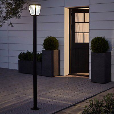 Blooma Seldovia Black Solar-powered LED 4 faces lamp post