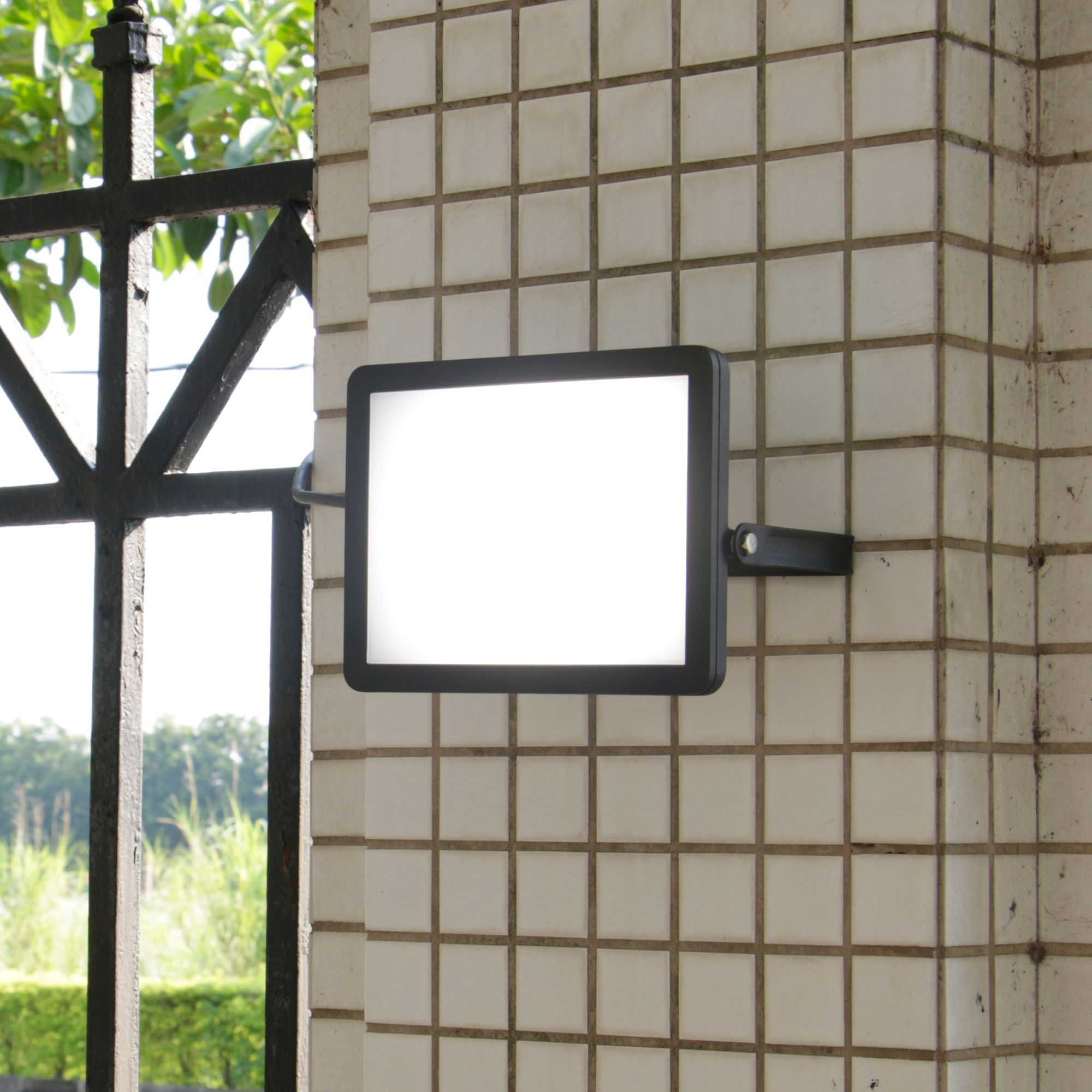 Blooma floodlight sales