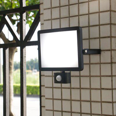 Blooma Telemon LED Outdoor Security light