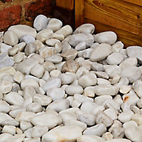 Blooma White 40-60mm Rounded pebbles