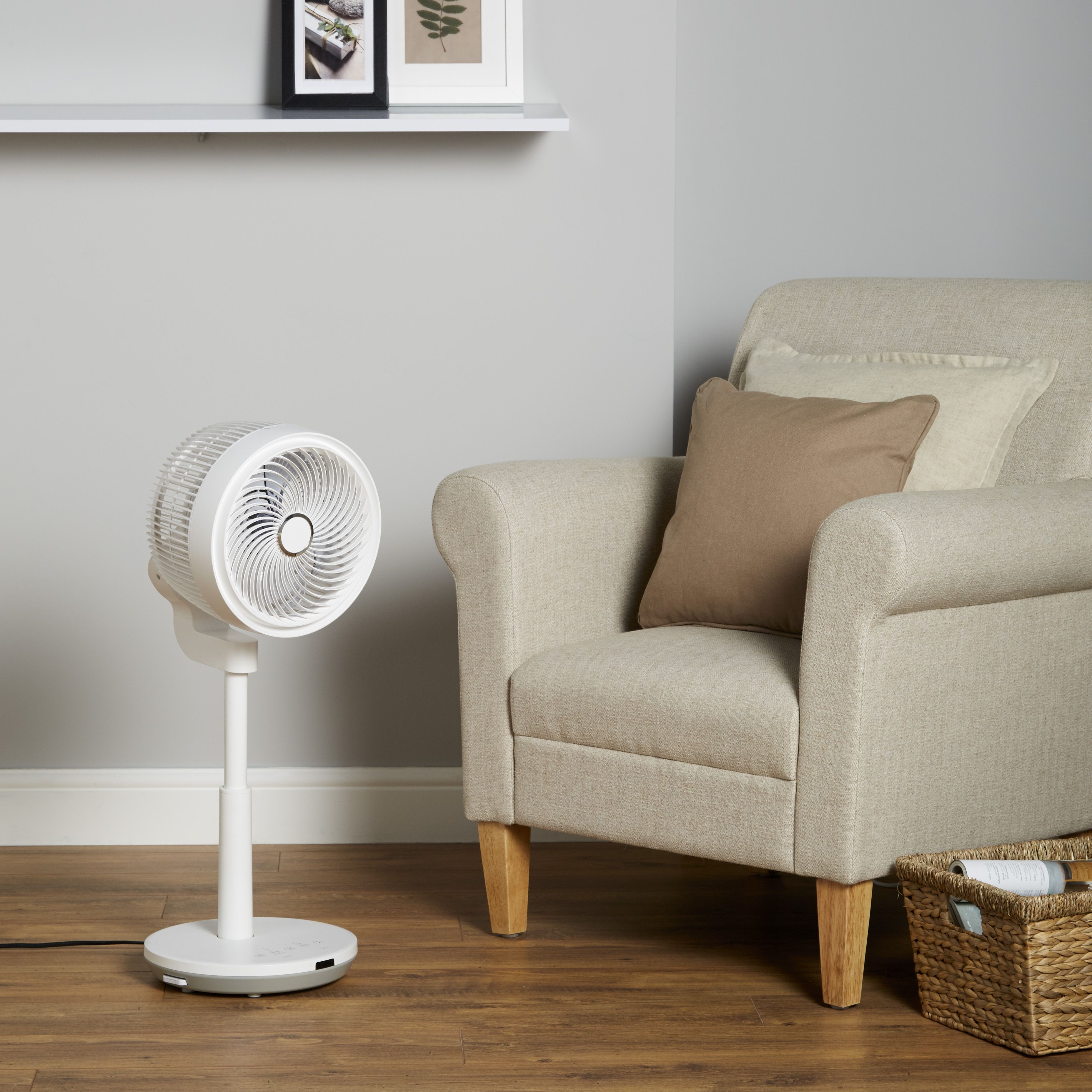 Blyss White 10" Desk fan