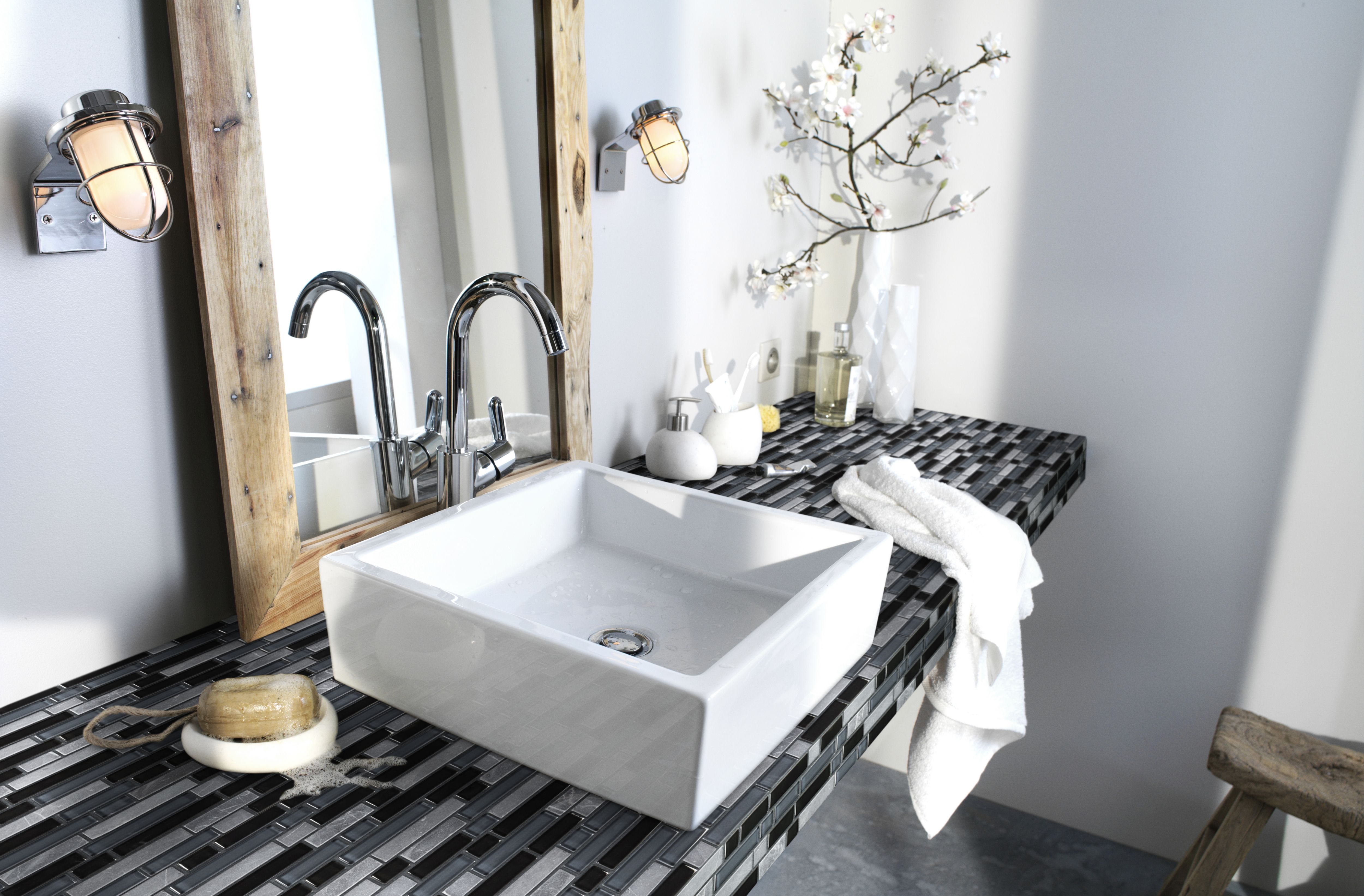 Bolognai Black & blue Gloss Glass effect Mosaic Glass & marble Mosaic tile - 4
