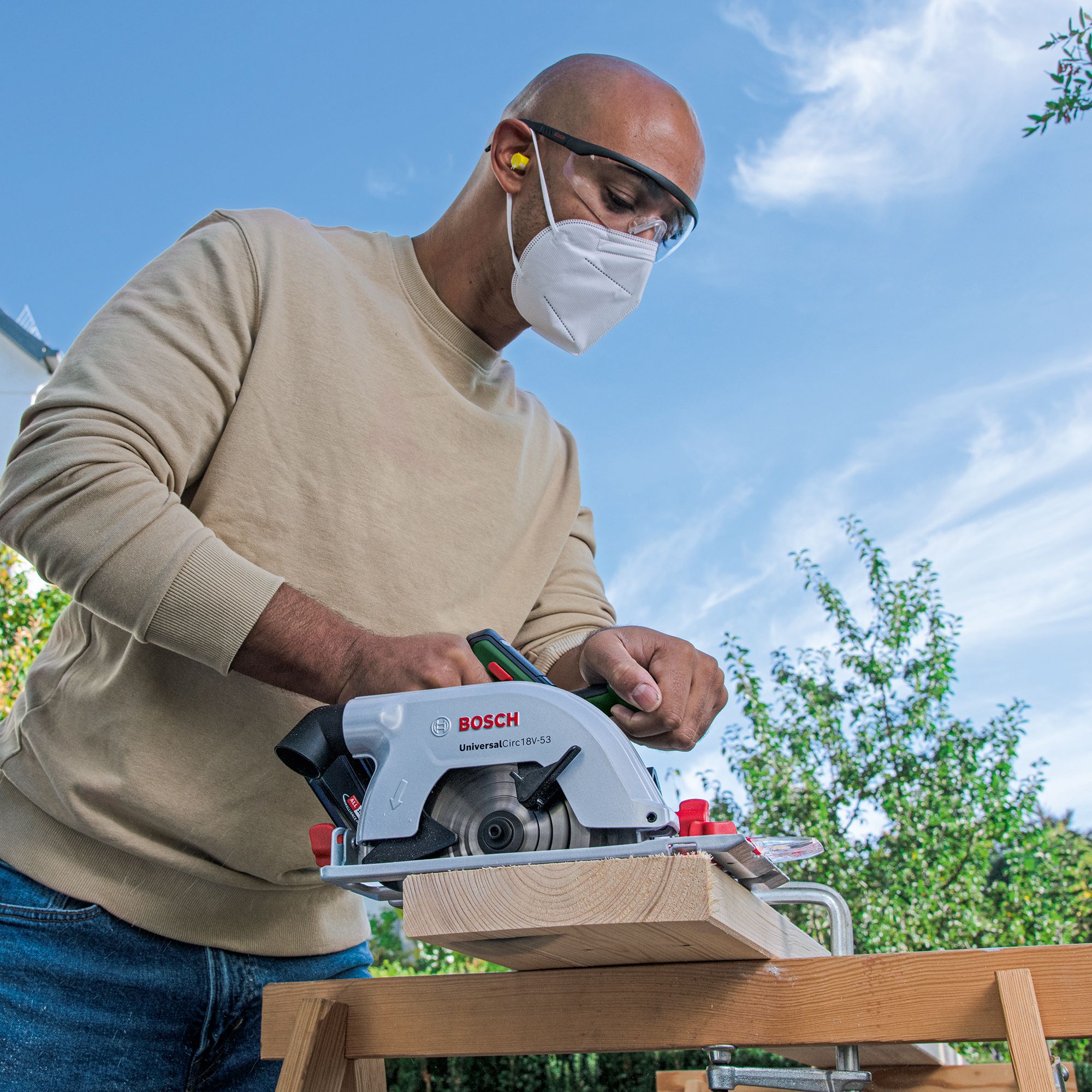 Bosch cordless 2025 circular saw b&q