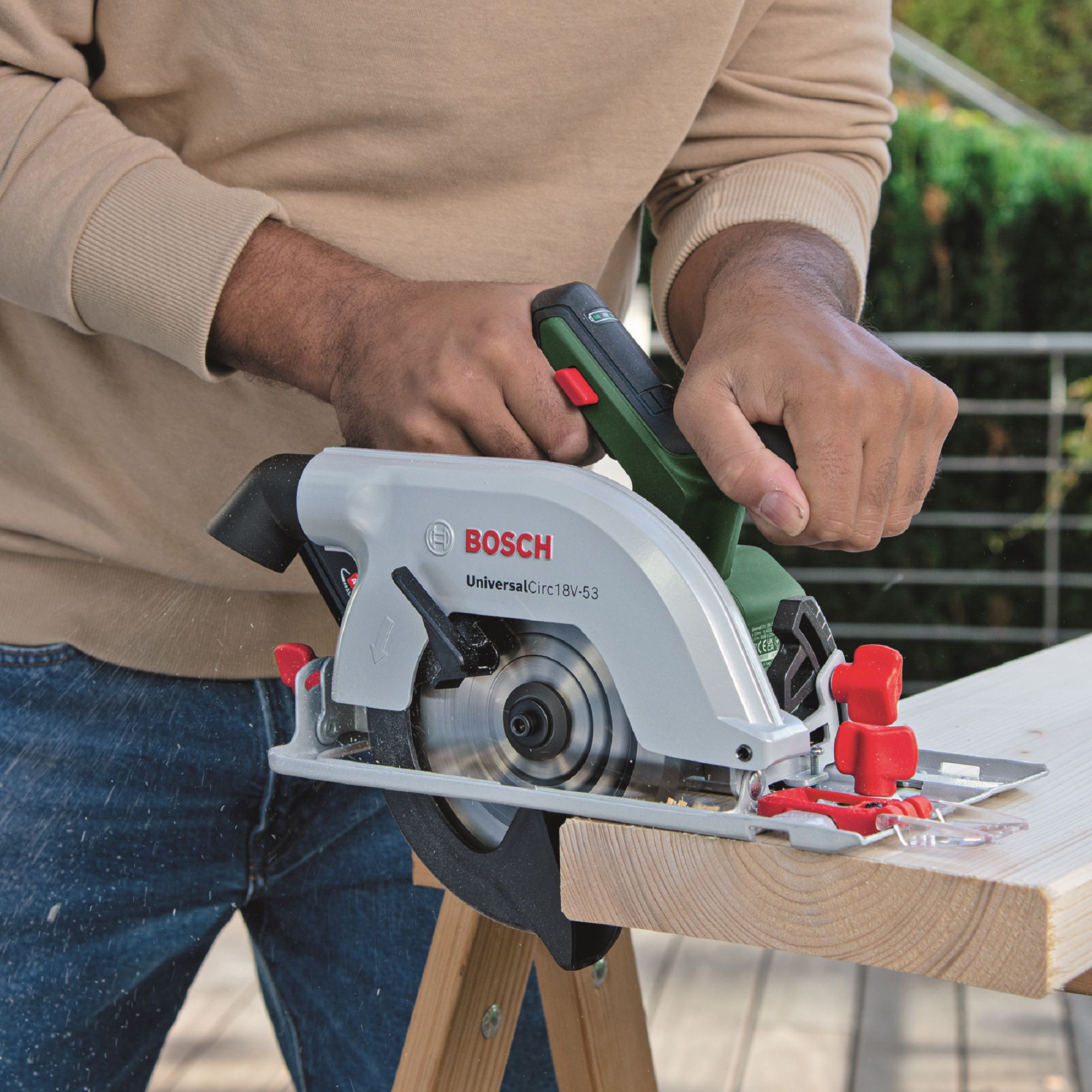 Bosch cordless 2025 circular saw b&q