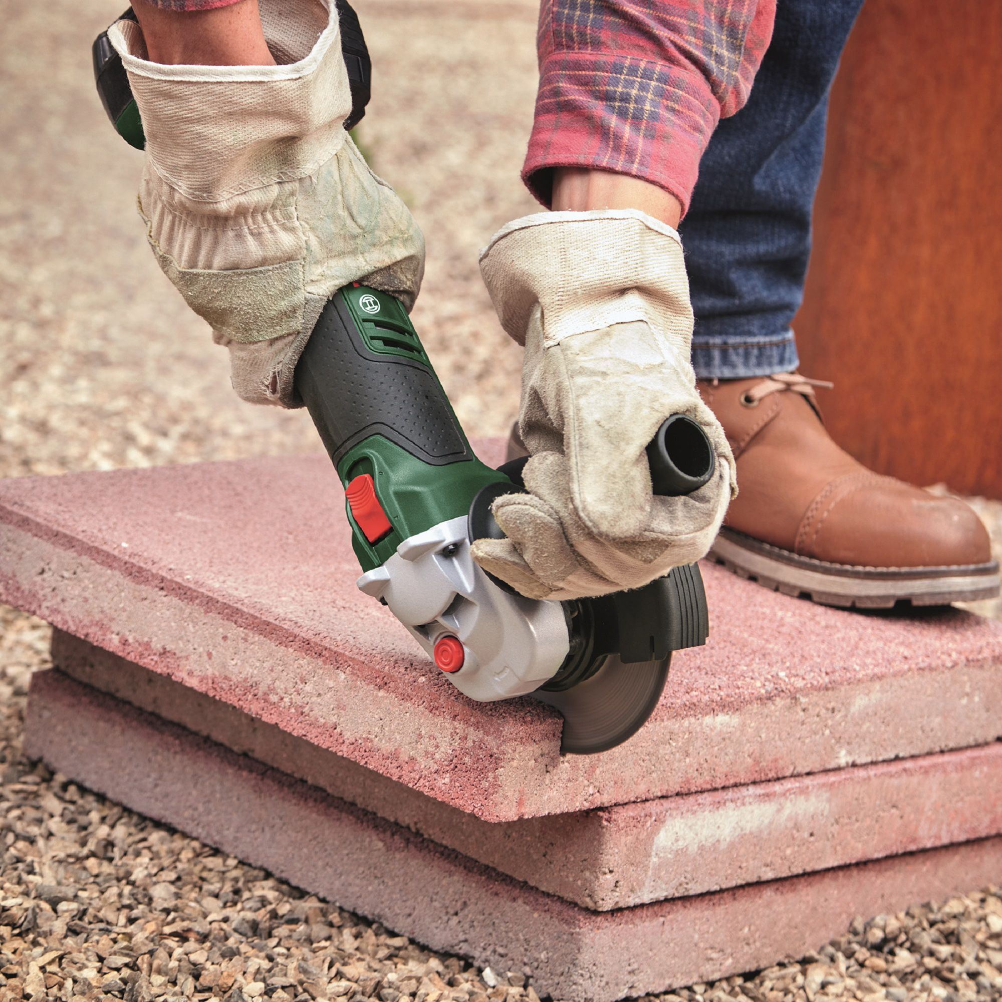 Cordless angle best sale grinder b&q