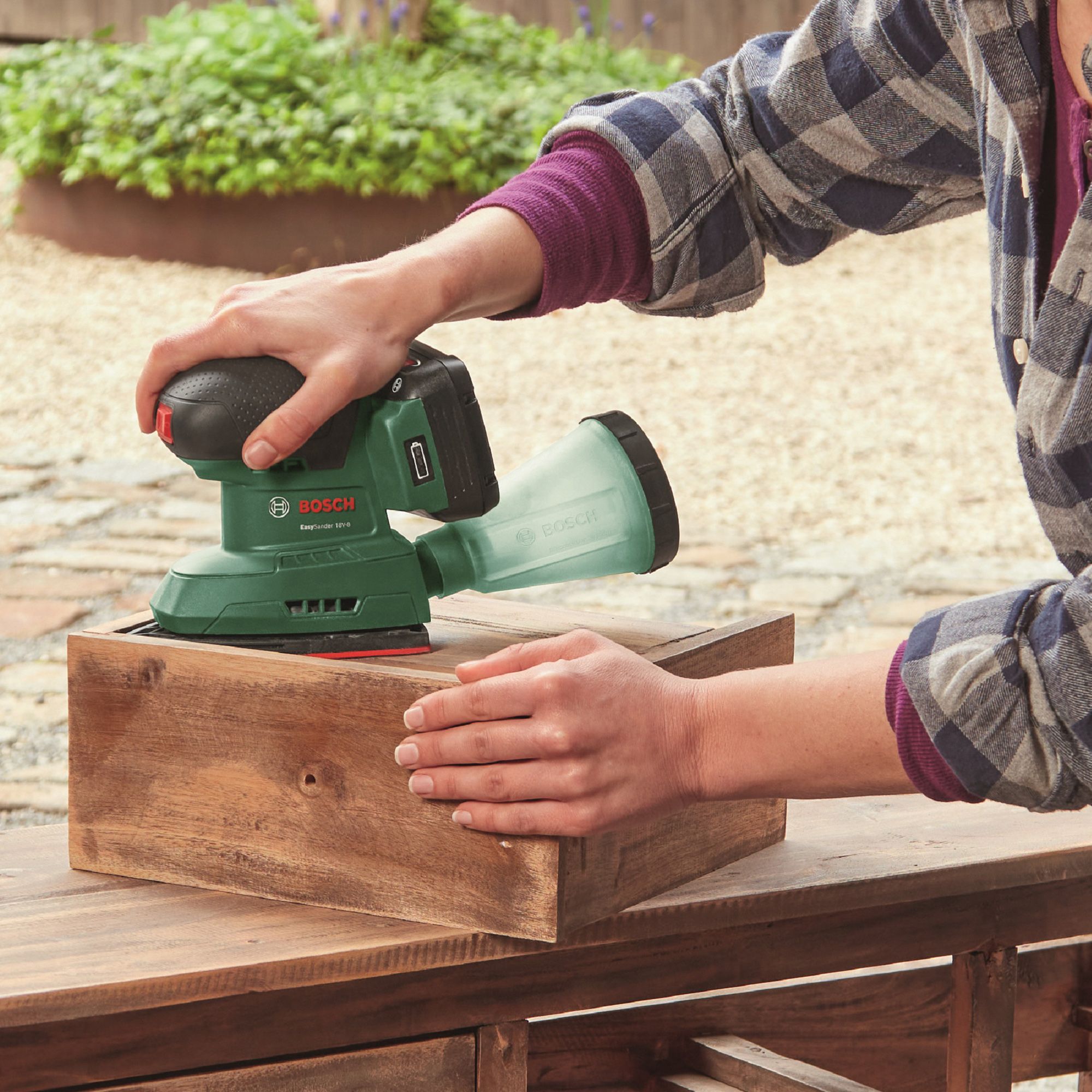Bosch 18V Cordless Delta sander (Bare Tool) - EasySander 18V-8