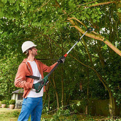 Bosch cordless telescopic online hedge trimmer