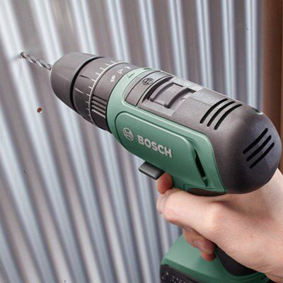 Bosch 18V Li-ion Cordless Combi drill (2 x 1.5Ah) - 06039C8171