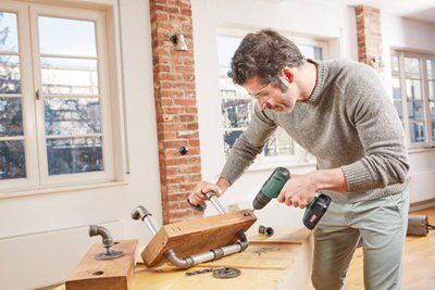 Bosch 18V Li-ion Cordless Combi drill (2 x 1.5Ah) - 06039C8171