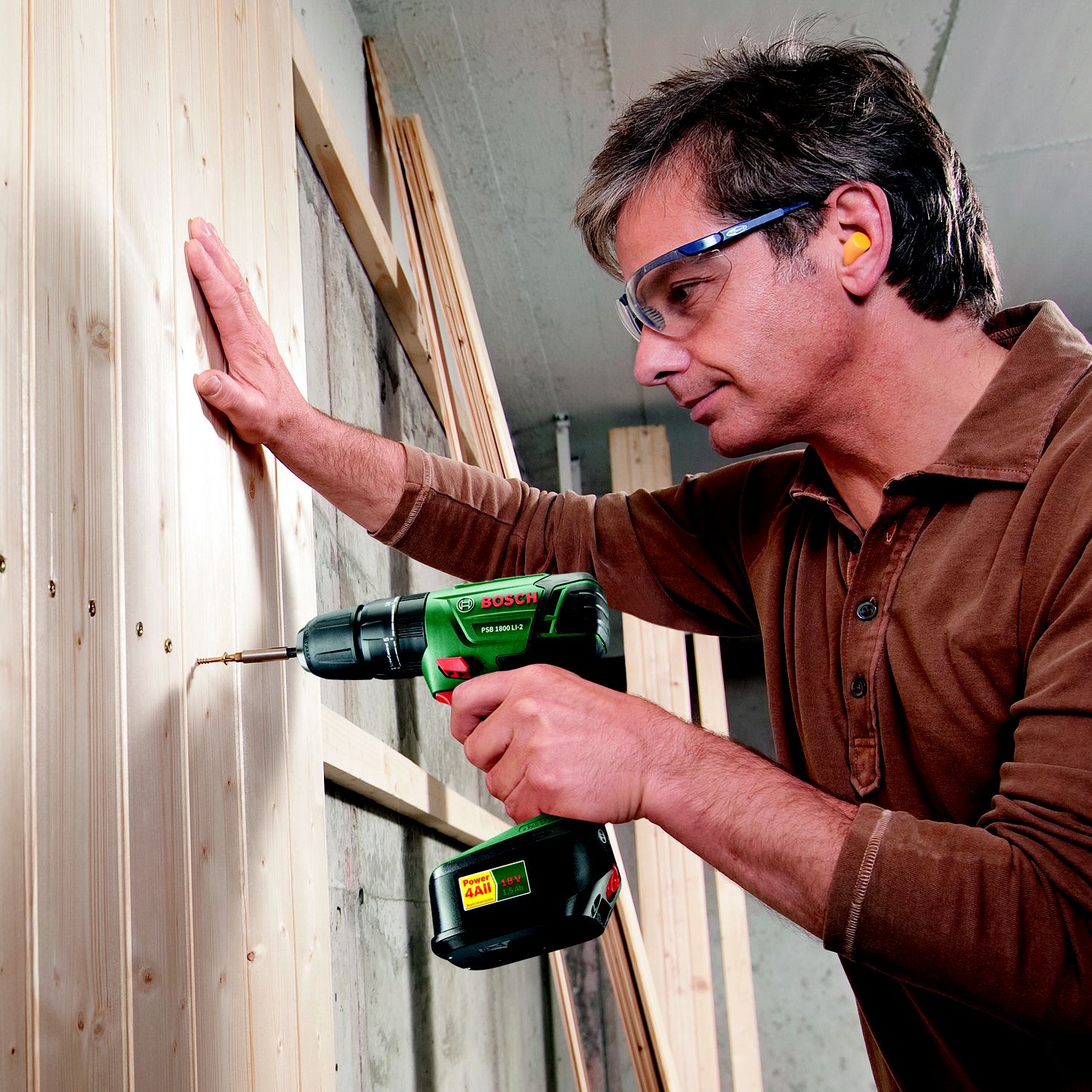 Bosch 18V Li-ion Cordless Combi drill (2 x 1.5Ah) - PSB 1800 LI 2