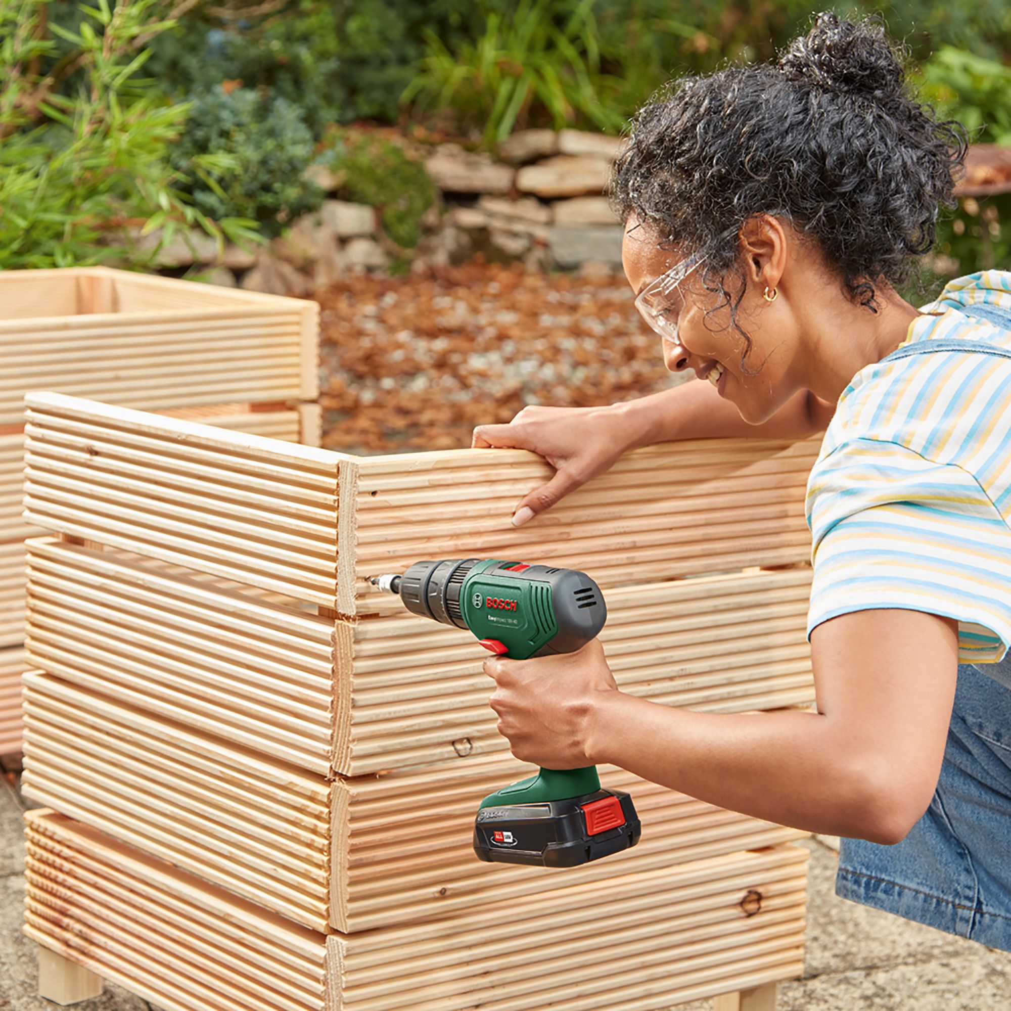 Bosch 18v cordless drill with 2 batteries hotsell