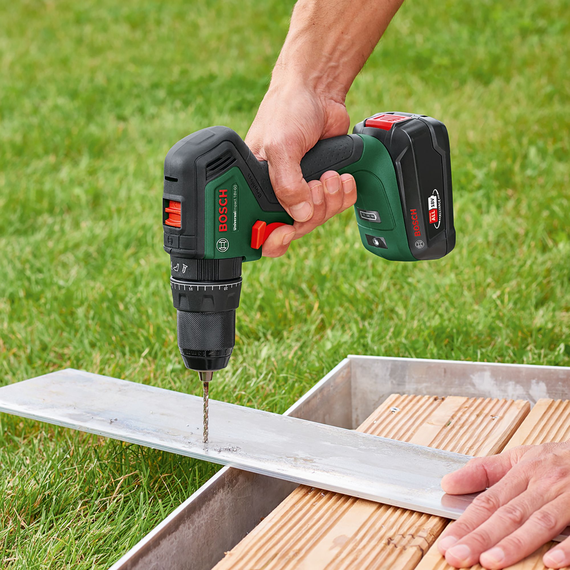 Bosch 18V Li-ion Cordless Combi drill (2 x 2Ah) B&Q