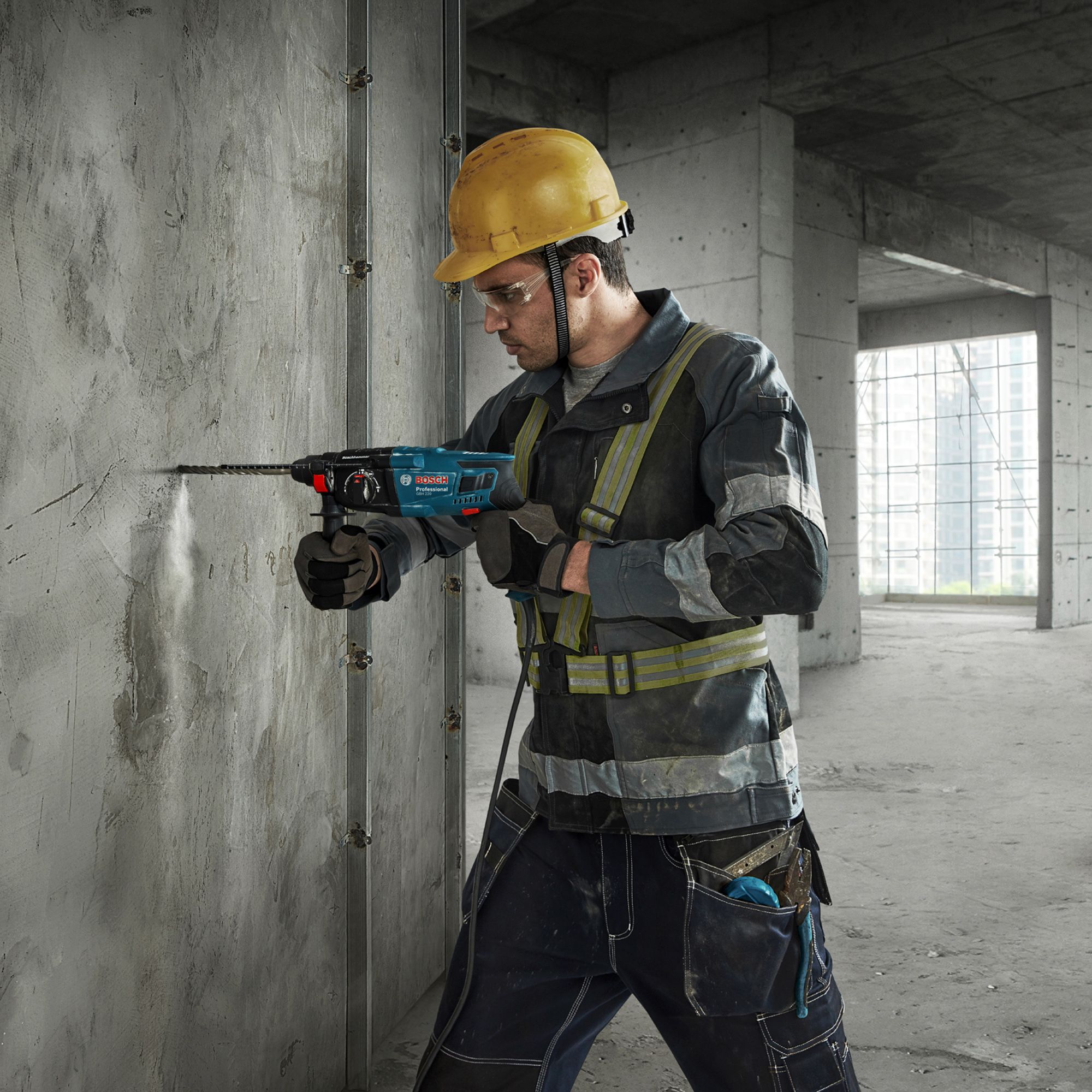 Bosch 230V 720W Corded SDS drill GBH 2-21