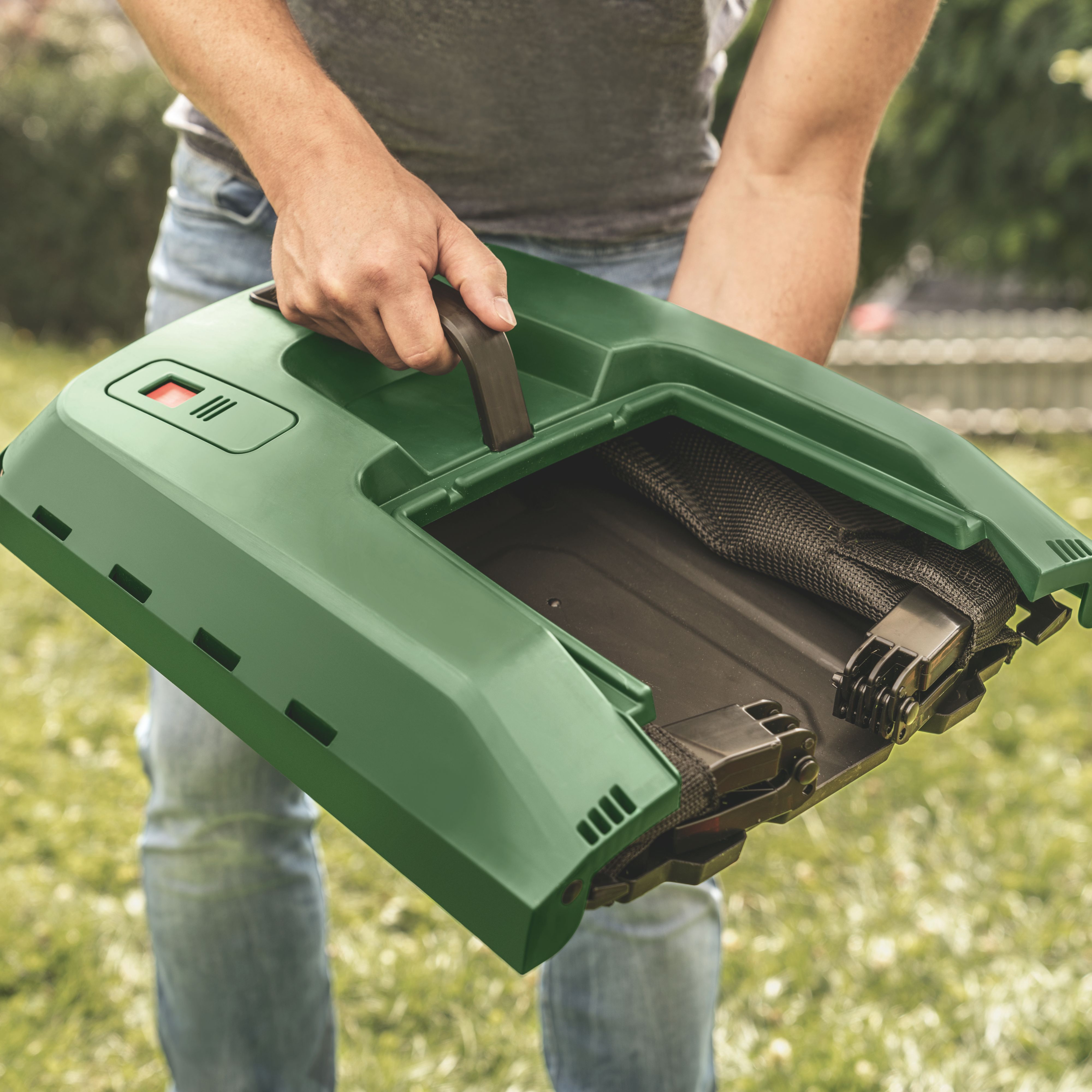 Bosch Advanced 670 Corded Lawnmower