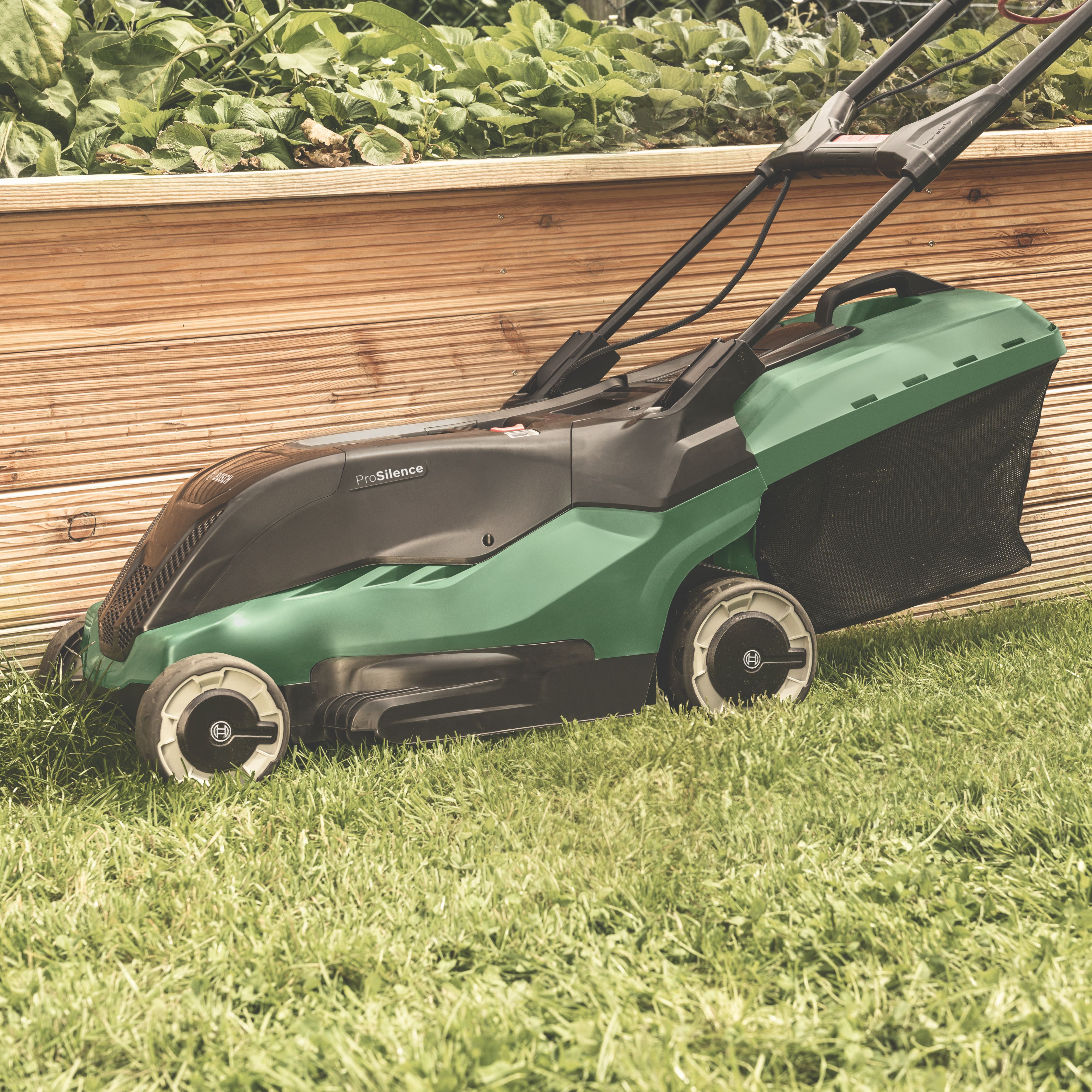 Bosch Advanced 670 Corded Lawnmower