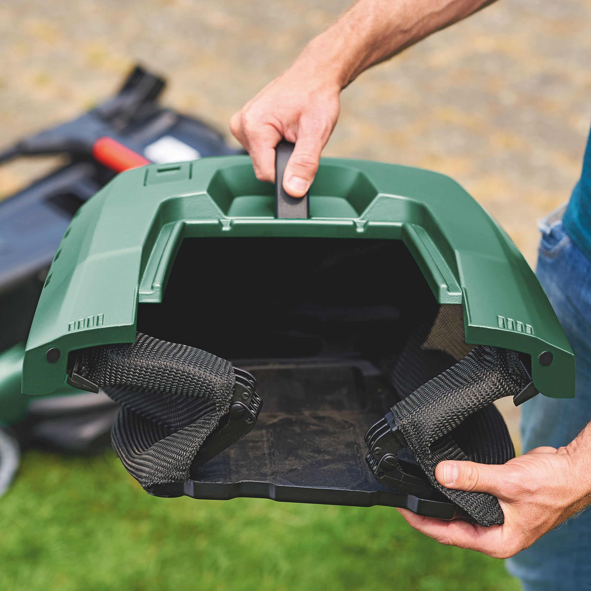 Bosch Advanced 670 Corded Lawnmower