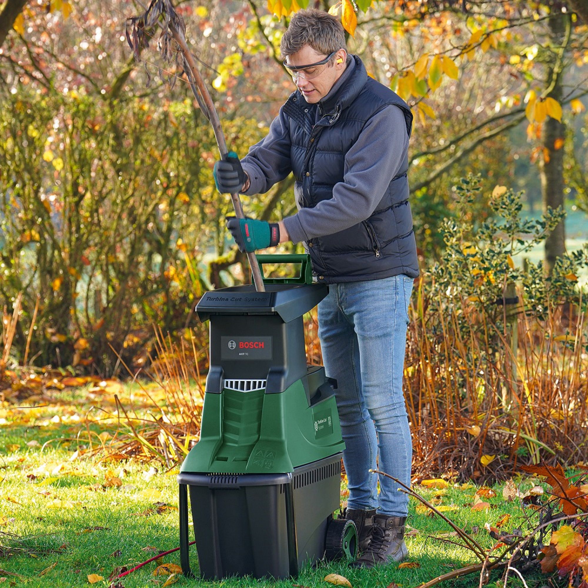 Bosch AXT 25 TC Corded 230kg hr 2500W Electric Shredder DIY at B Q