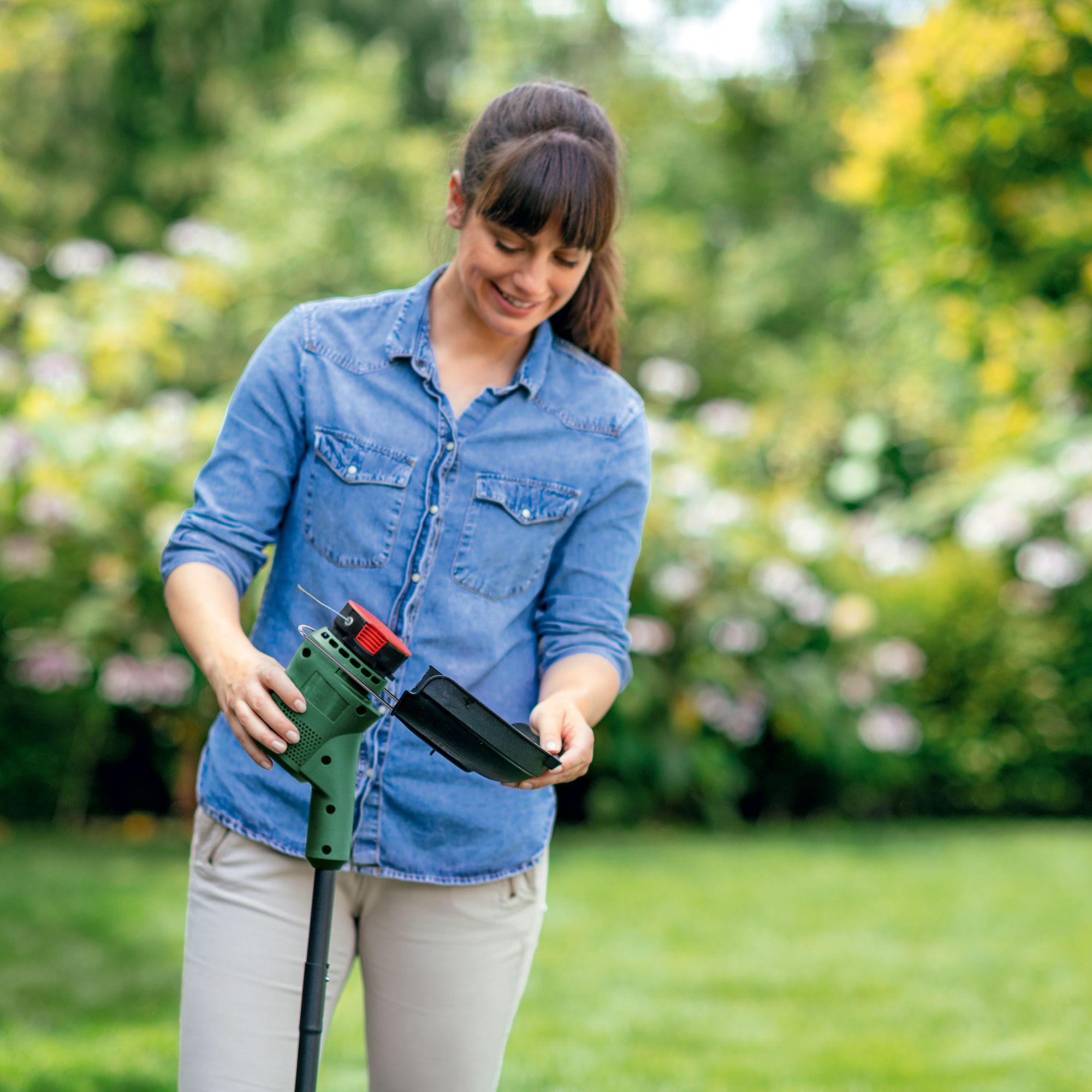 B&q grass cutting discount machine