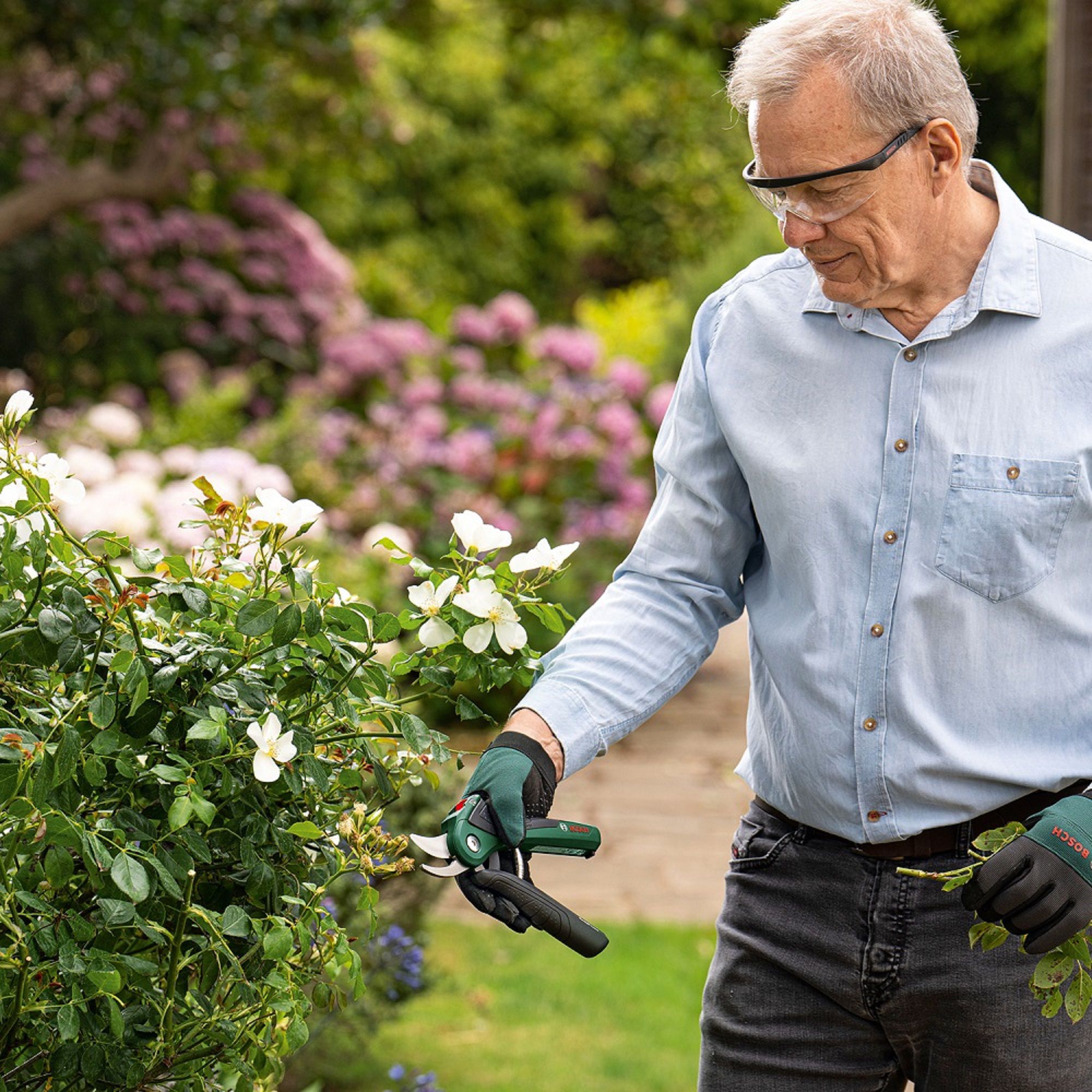 Bosch EasyPrune 3.6V Cordless Pruner - Integrated battery
