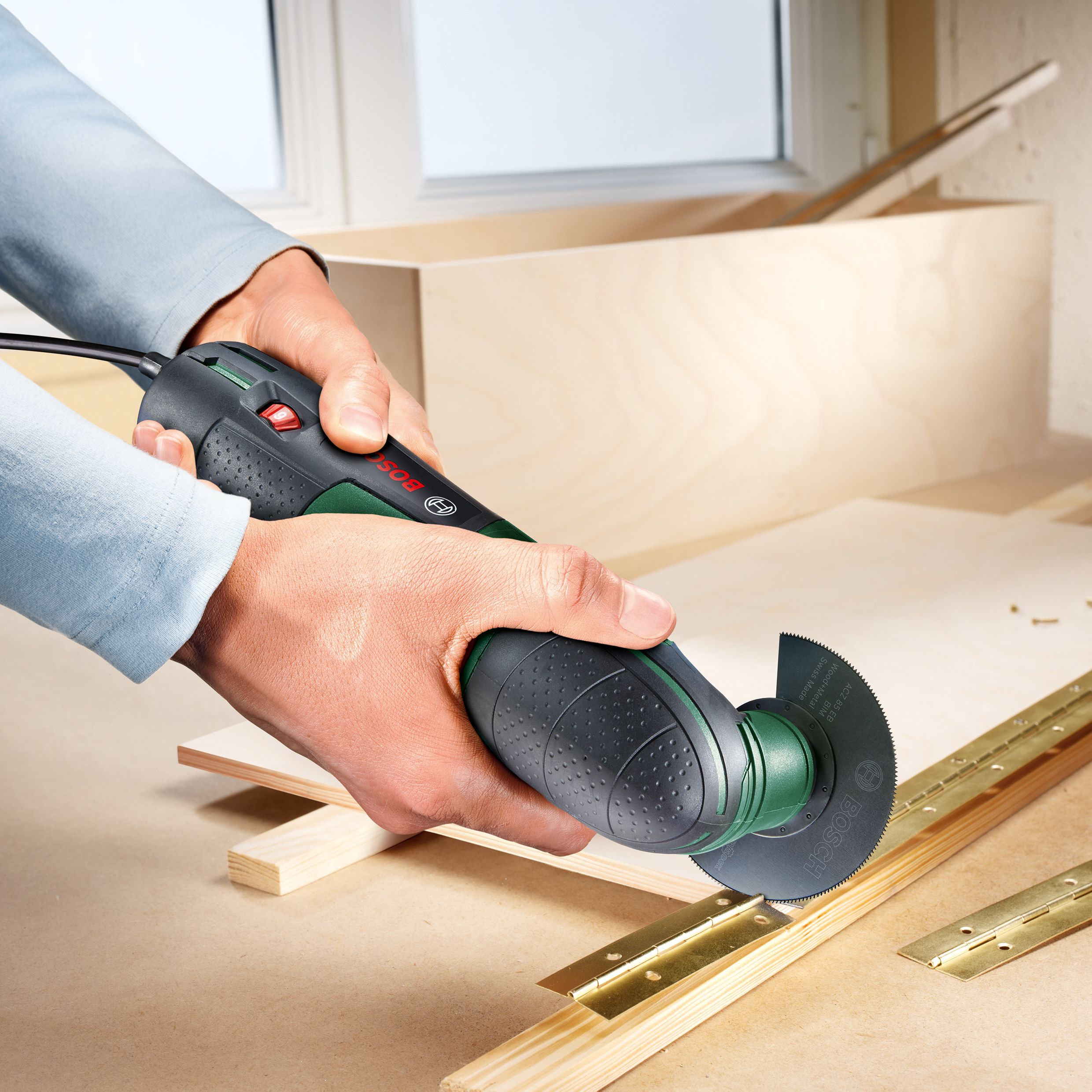 Bosch Mains fed 220W Corded Multi tool PMF 220 CE