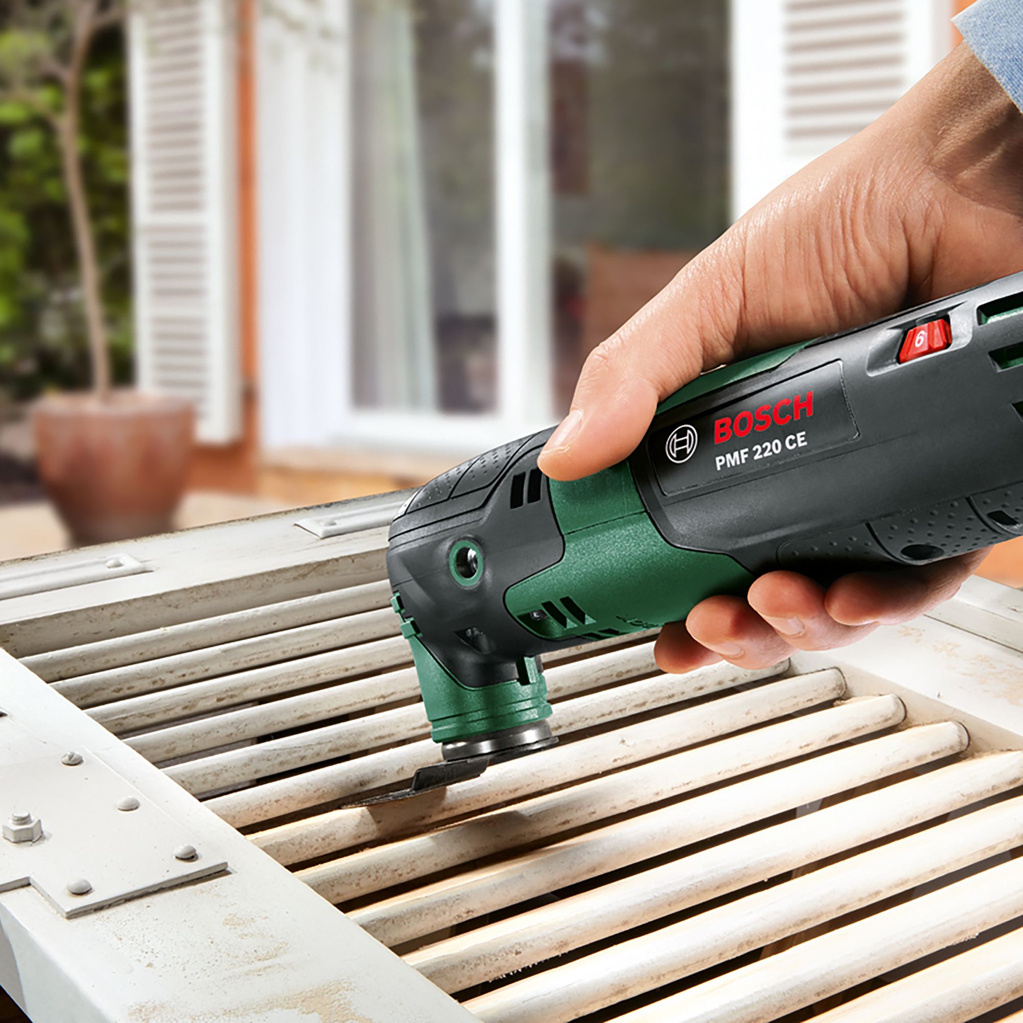 Bosch Mains fed 220W Corded Multi tool PMF 220 CE