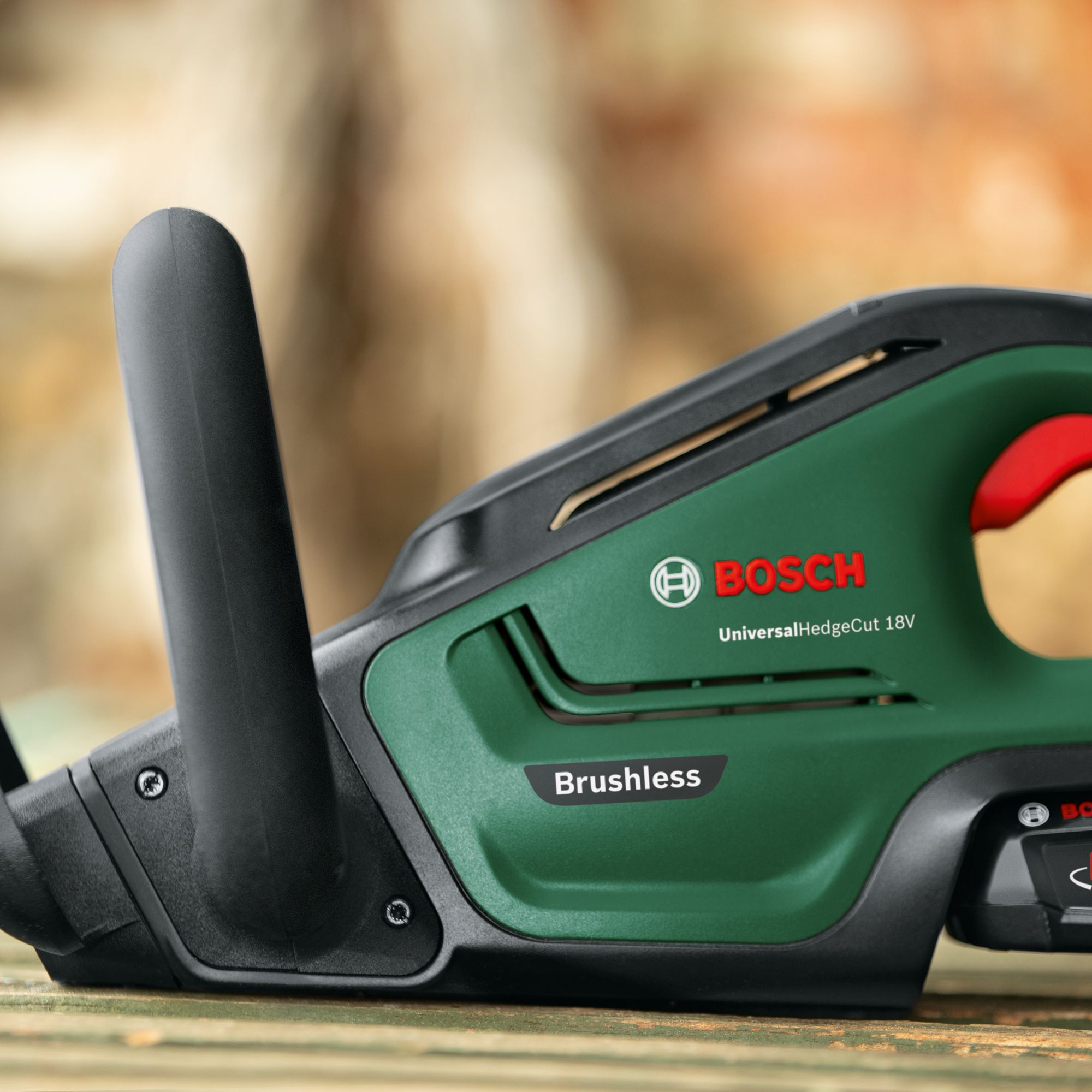 Bosch Power for all 18V Cordless Hedge trimmer (1 x 2.5Ah) - UniversalHedgeCut 18-55