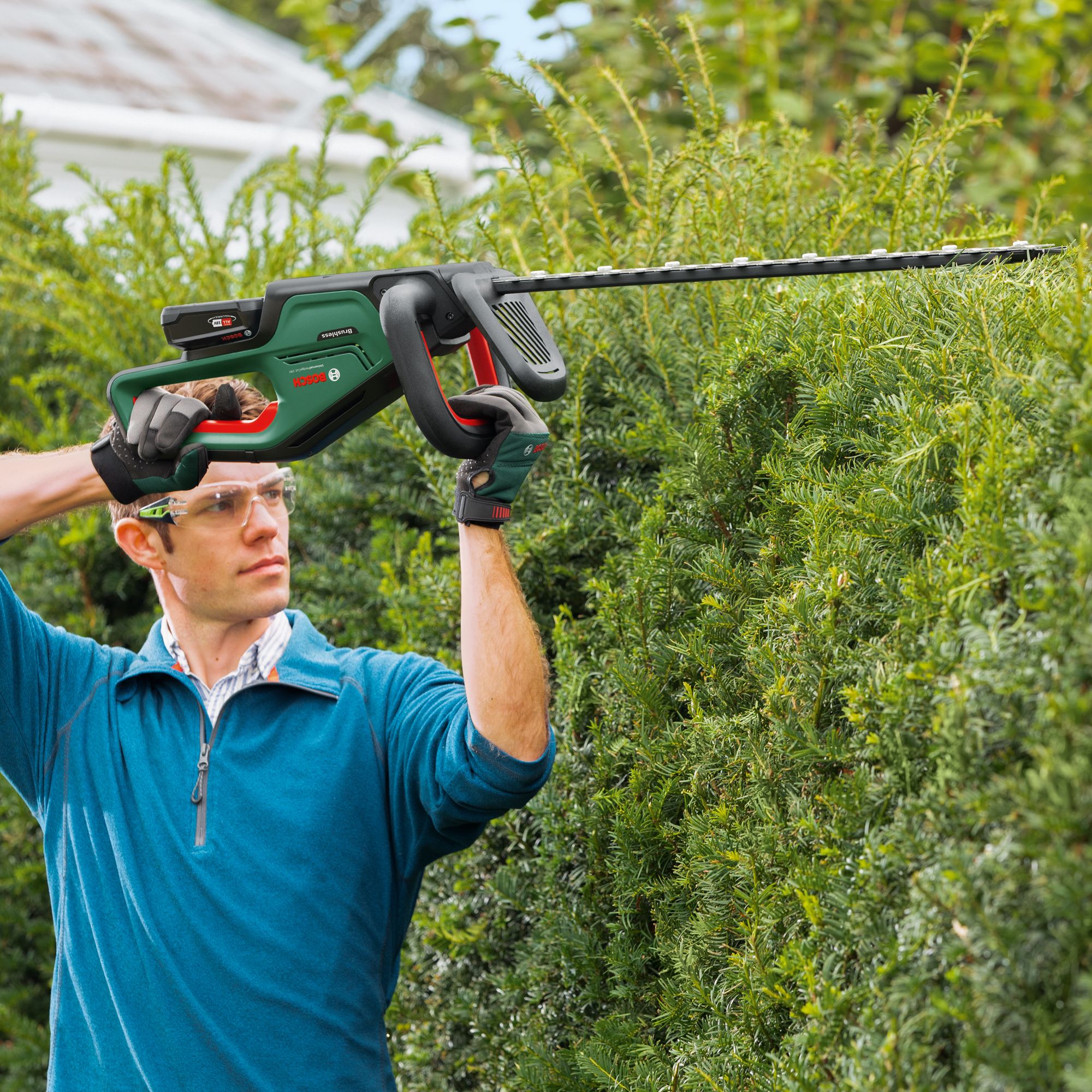 Bosch Power for all 18V Cordless Hedge trimmer (1 x 2.5Ah) - UniversalHedgeCut 18-55