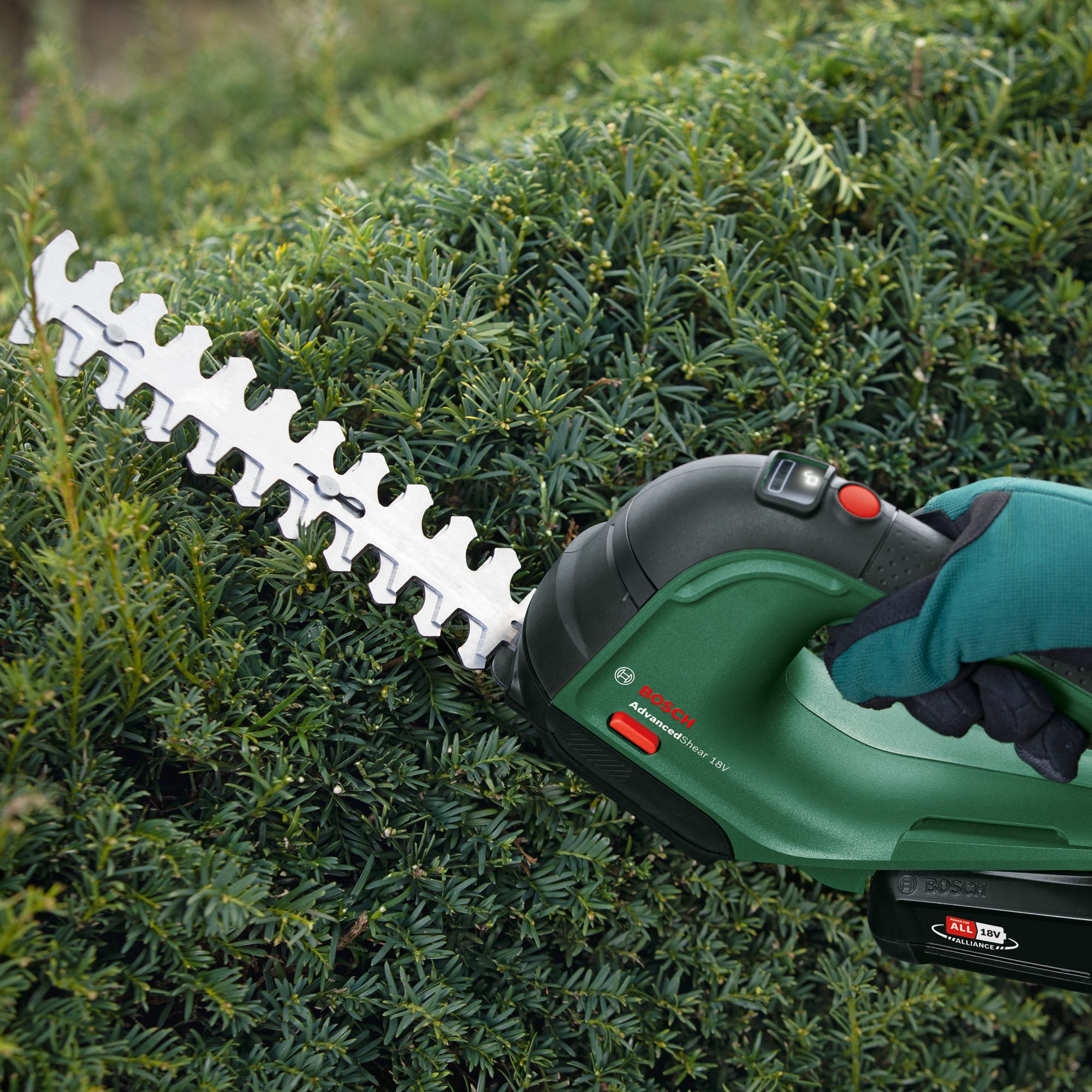 Bosch Power for all AdvancedShear 18V-10 18V Cordless Pruner & hedge trimmer