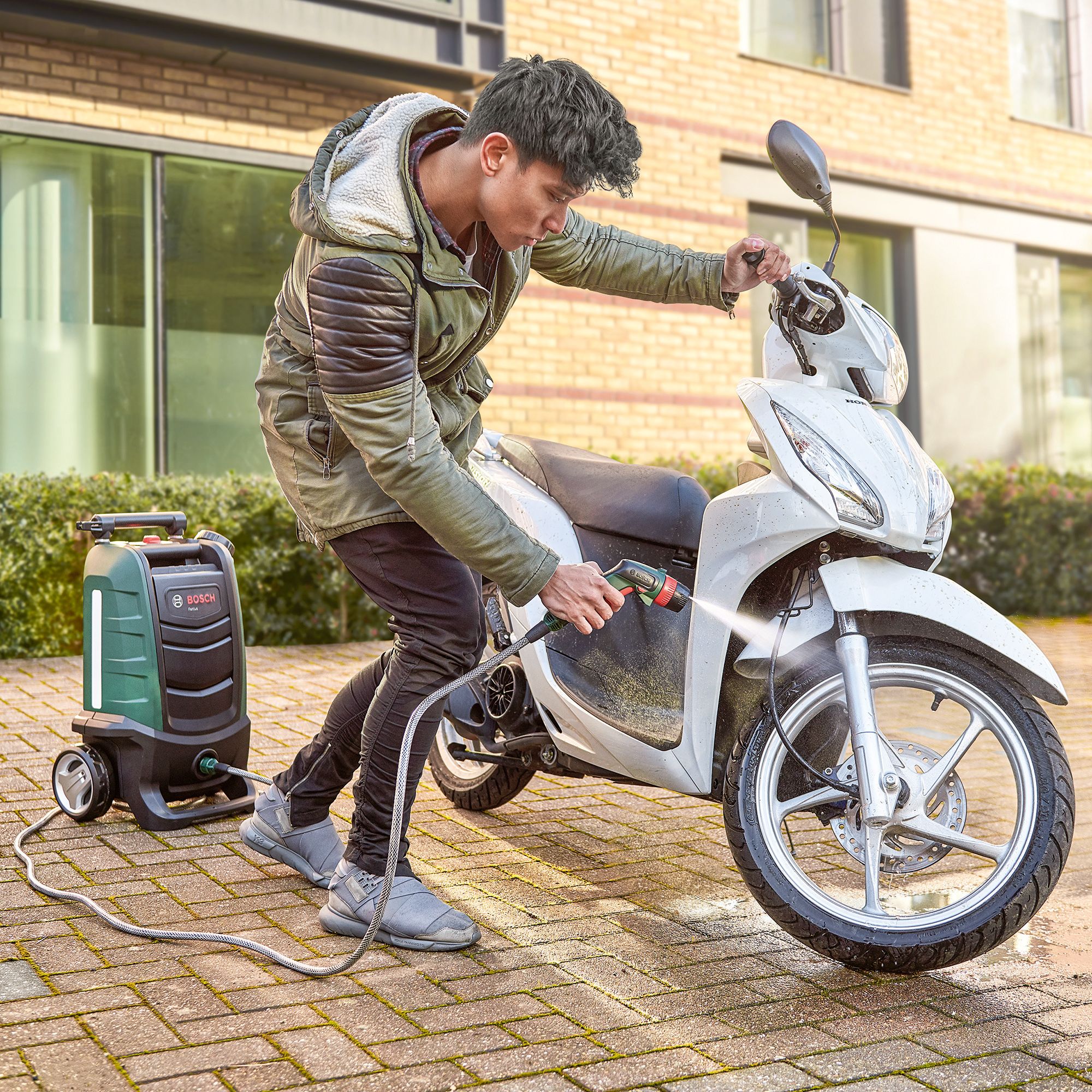 Jet washers deals at b&q