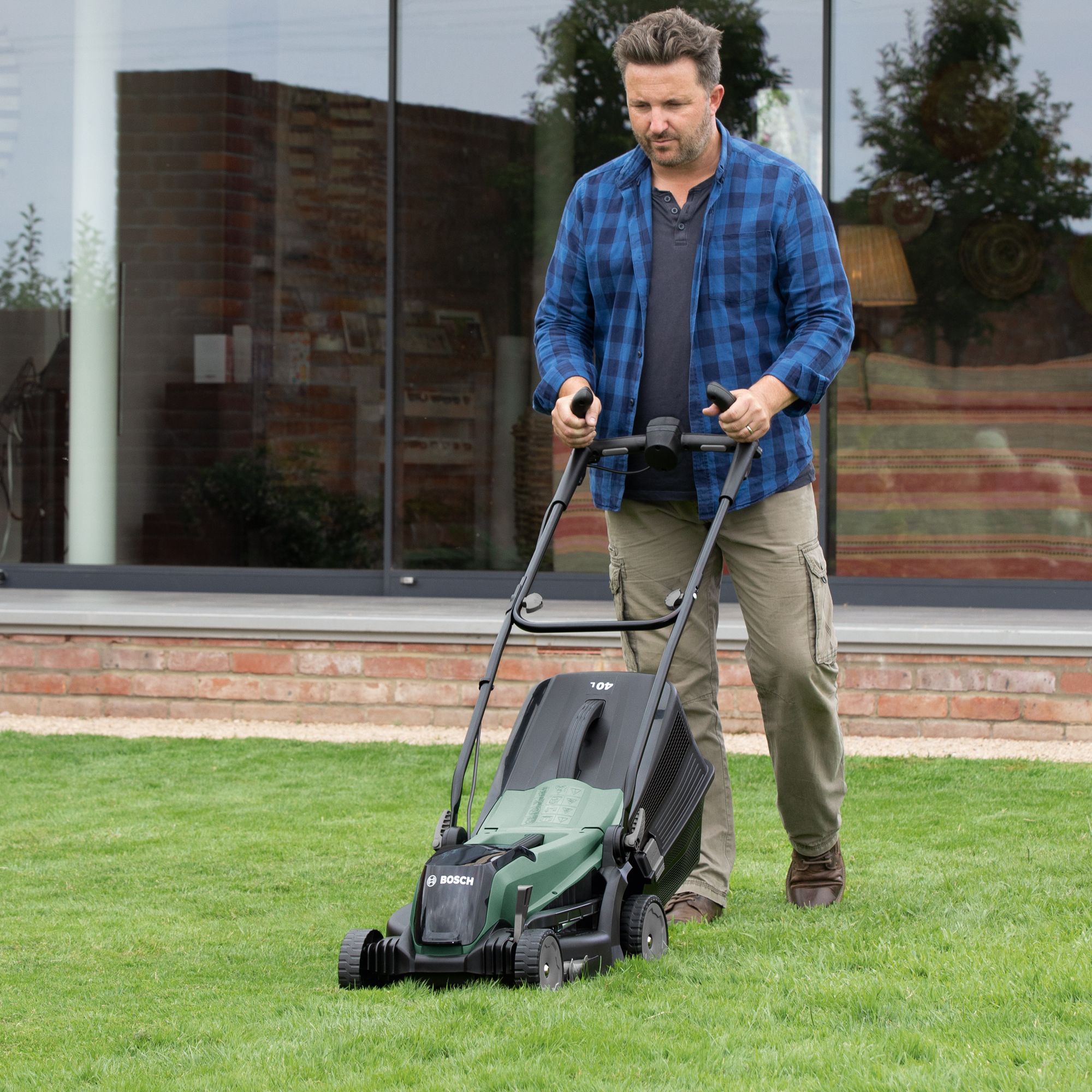 B&q discount cordless lawnmower