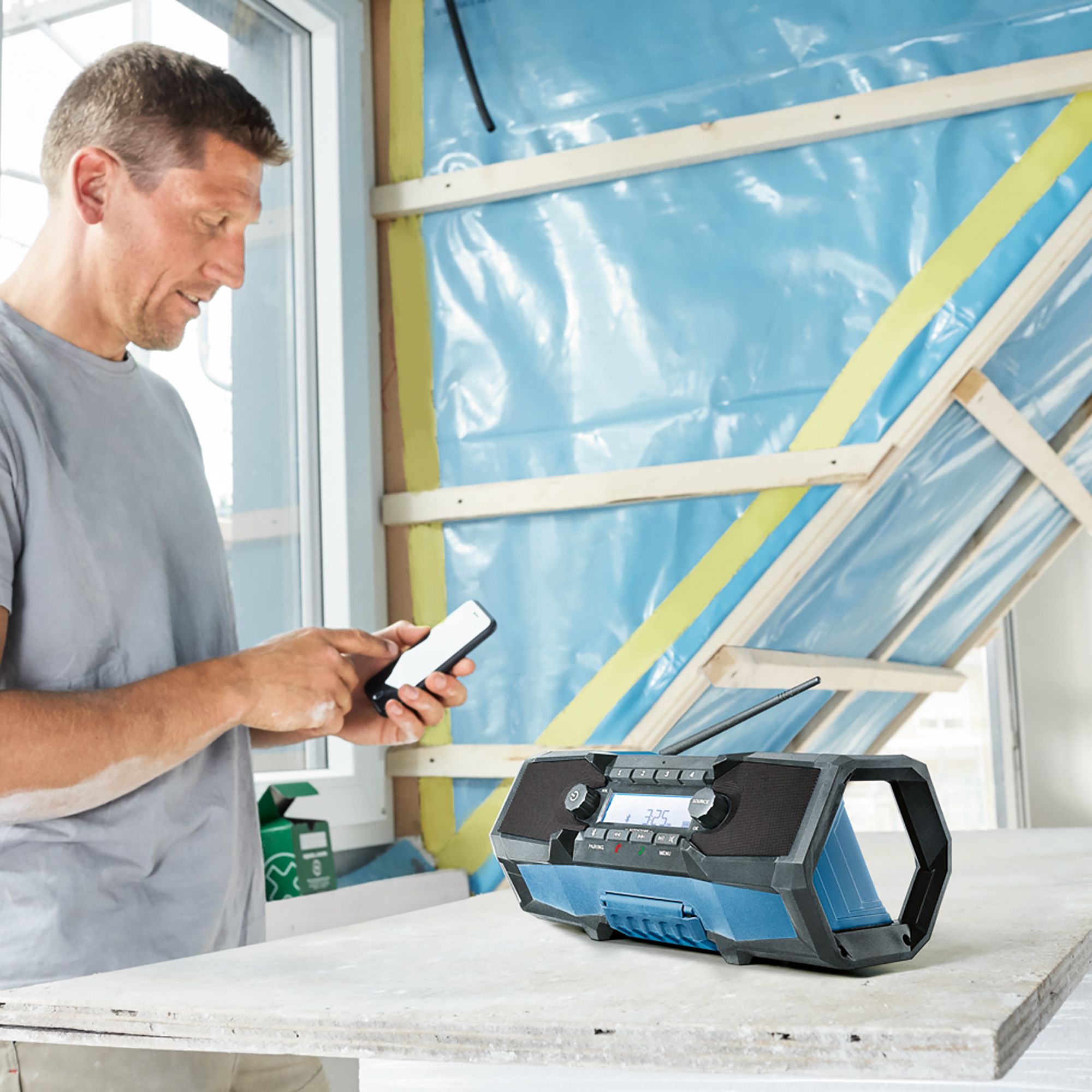 Bosch Professional 18V AM/FM Cordless Site radio GPB 18V-2 C - Bare unit - 4