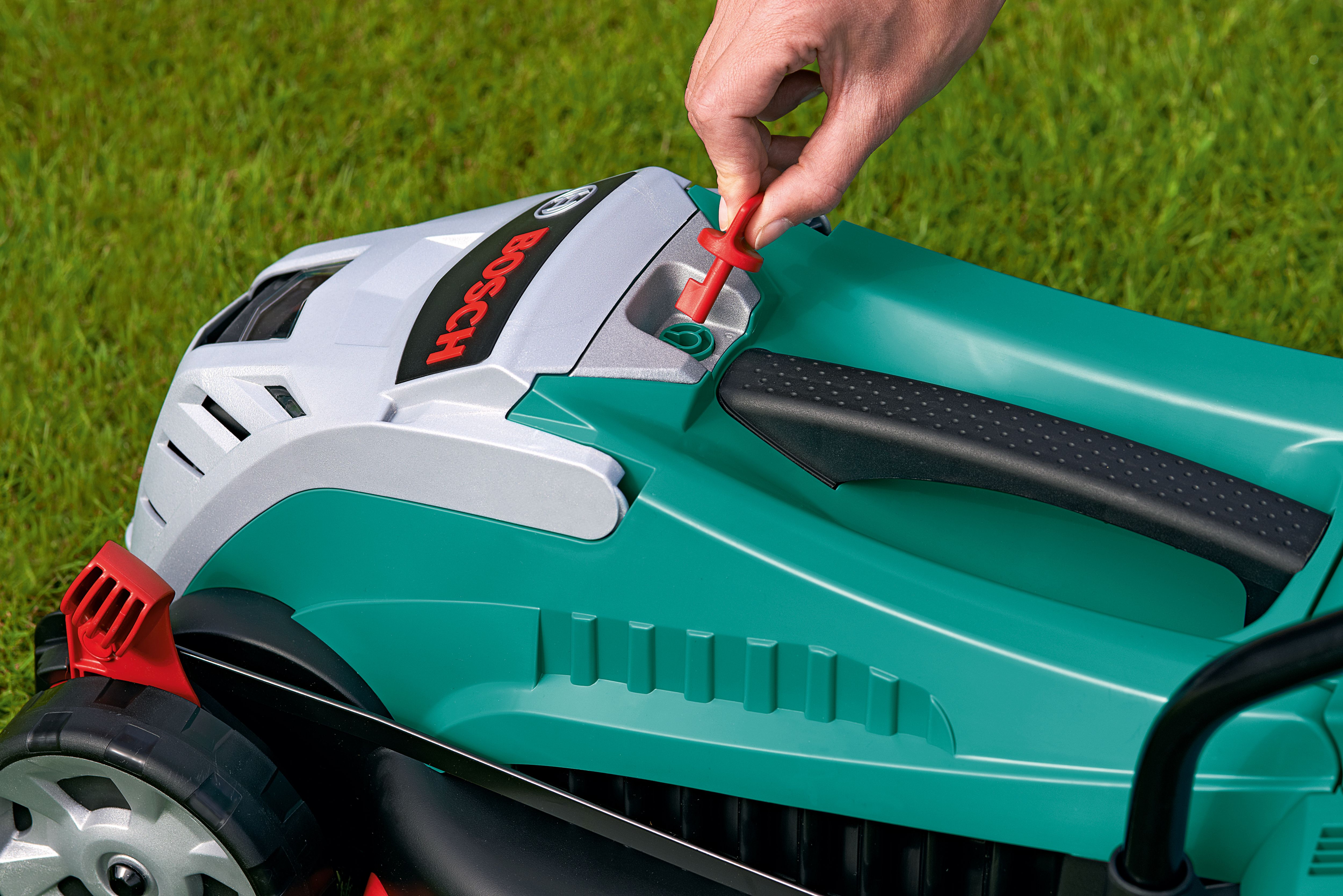 Bosch Rotak 32 LI Cordless Lawnmower