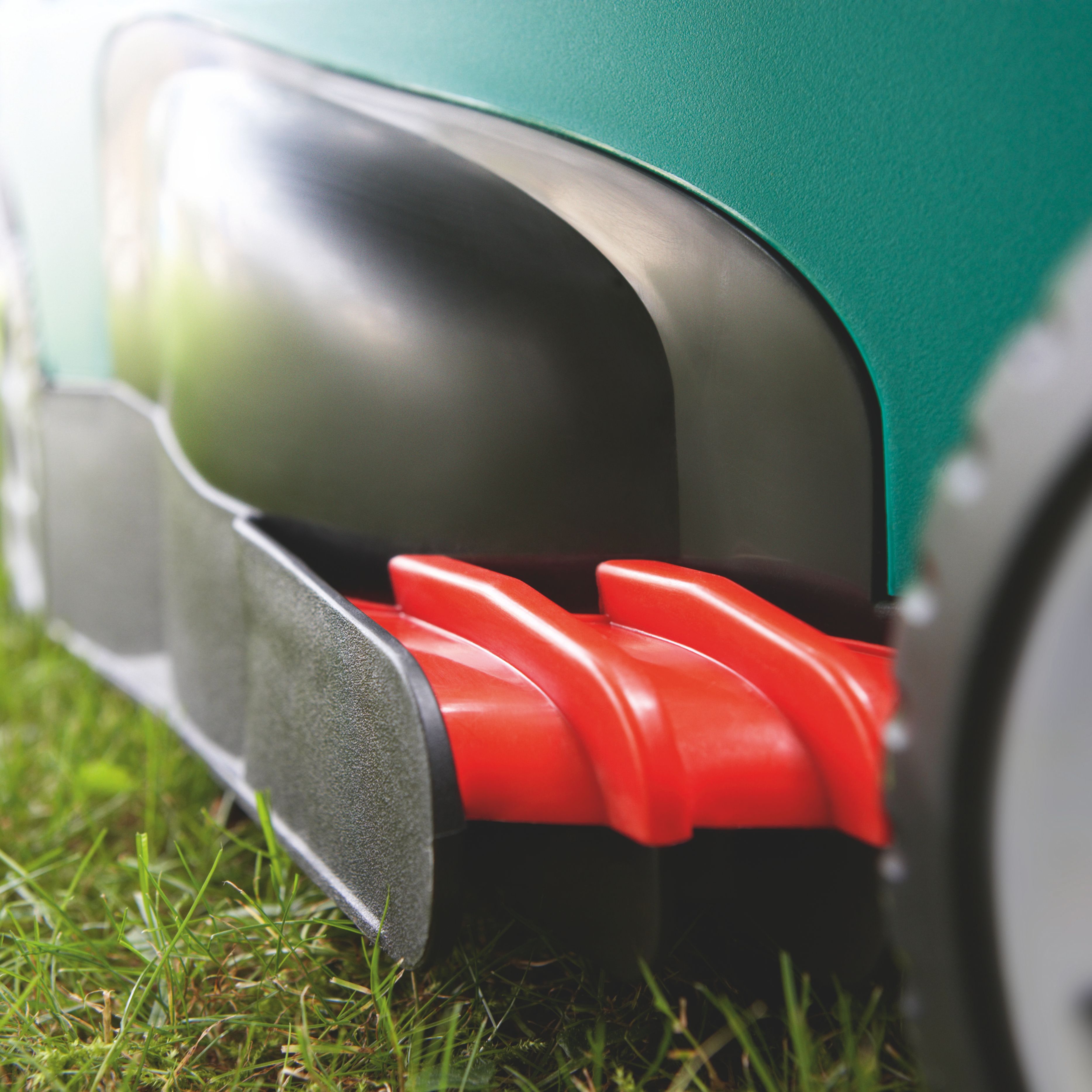 Bosch Rotak 32 LI Cordless Lawnmower