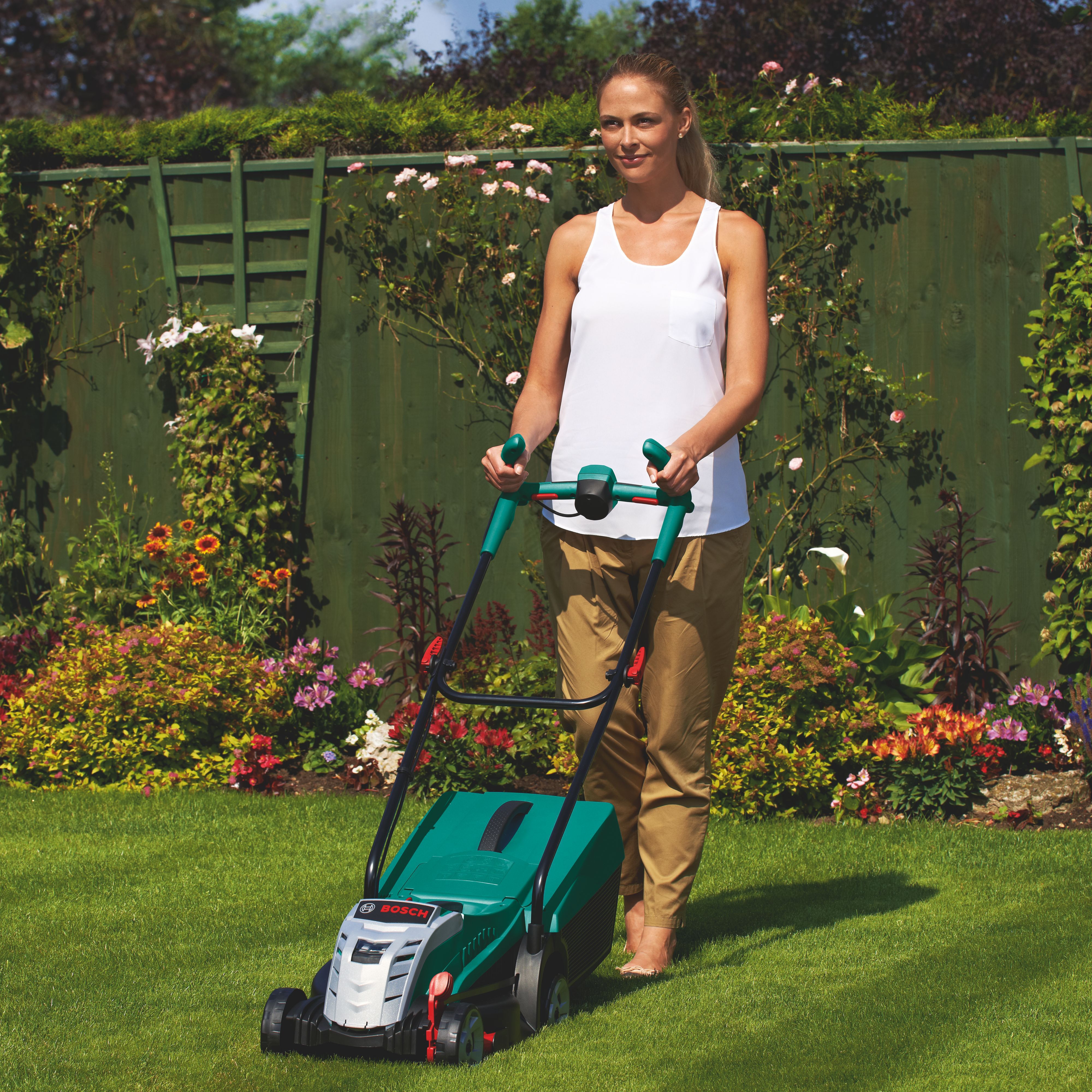 Bosch Rotak 32 LI Cordless Lawnmower
