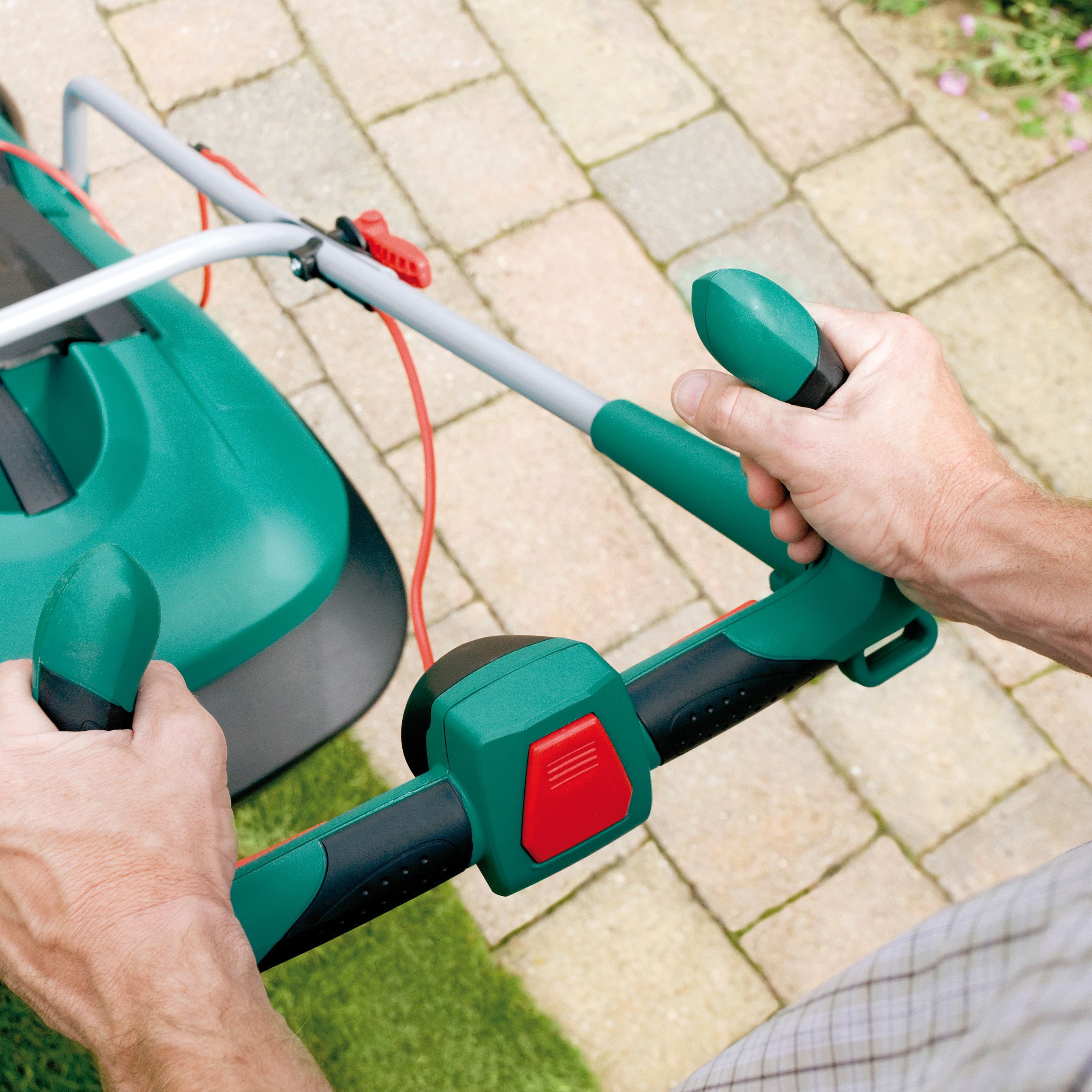 B&q bosch deals electric lawn mowers