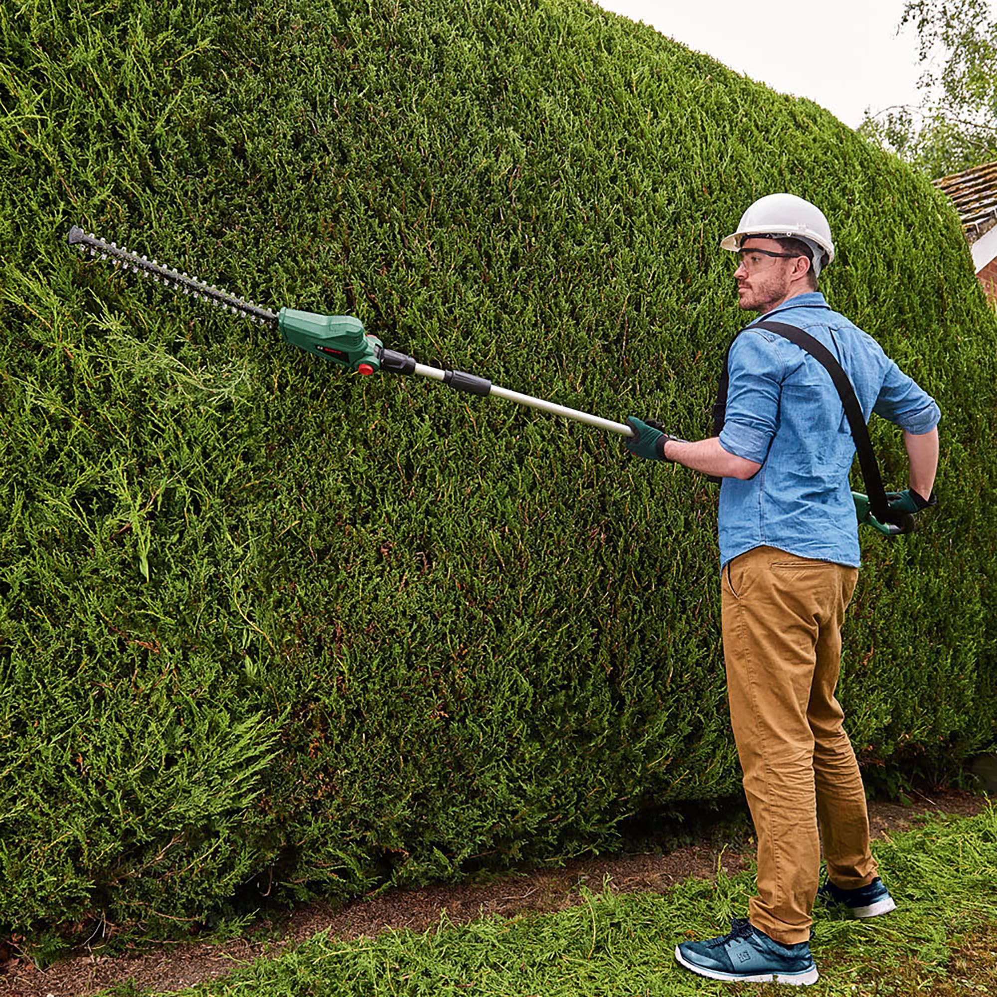 Bosch Universal 18V Cordless 430mm Pole hedge trimmer (Bare Tool)
