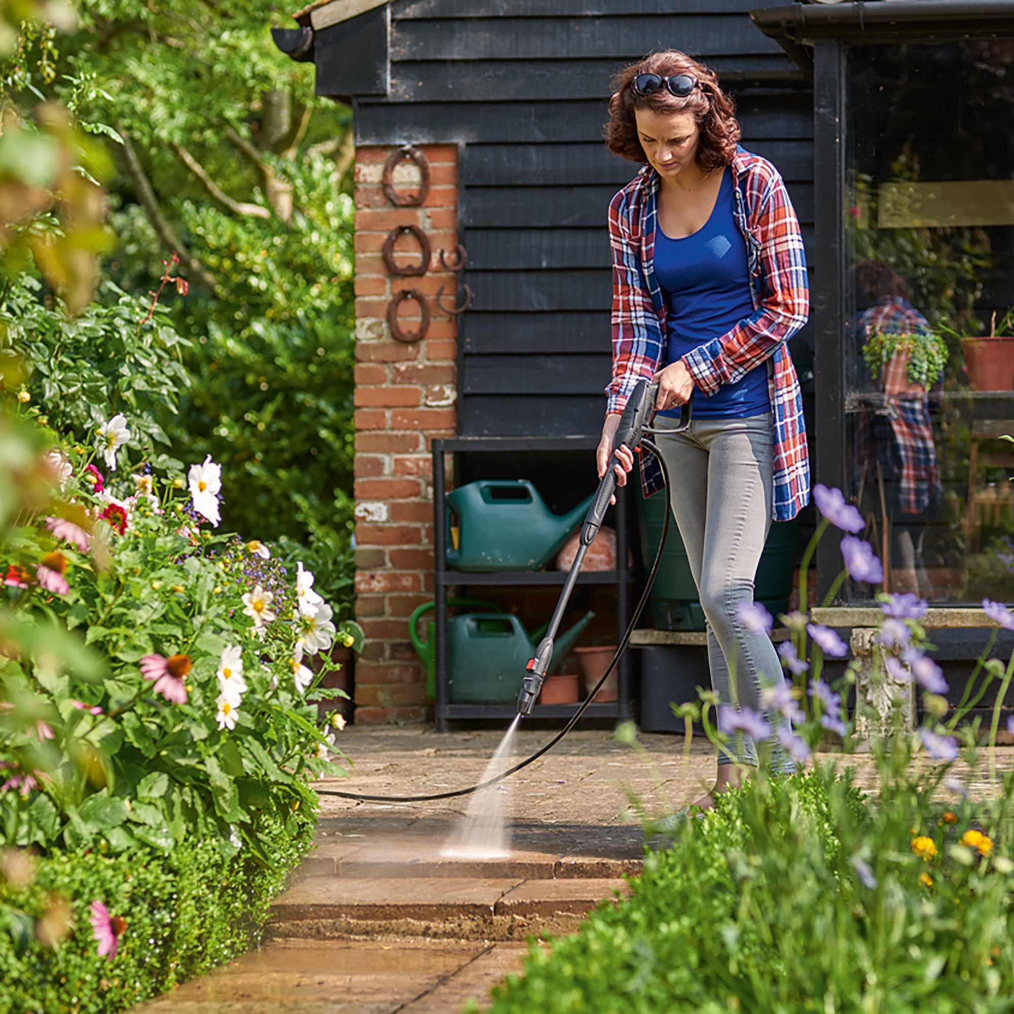 Bosch universal aquatak 125 deals pressure washer