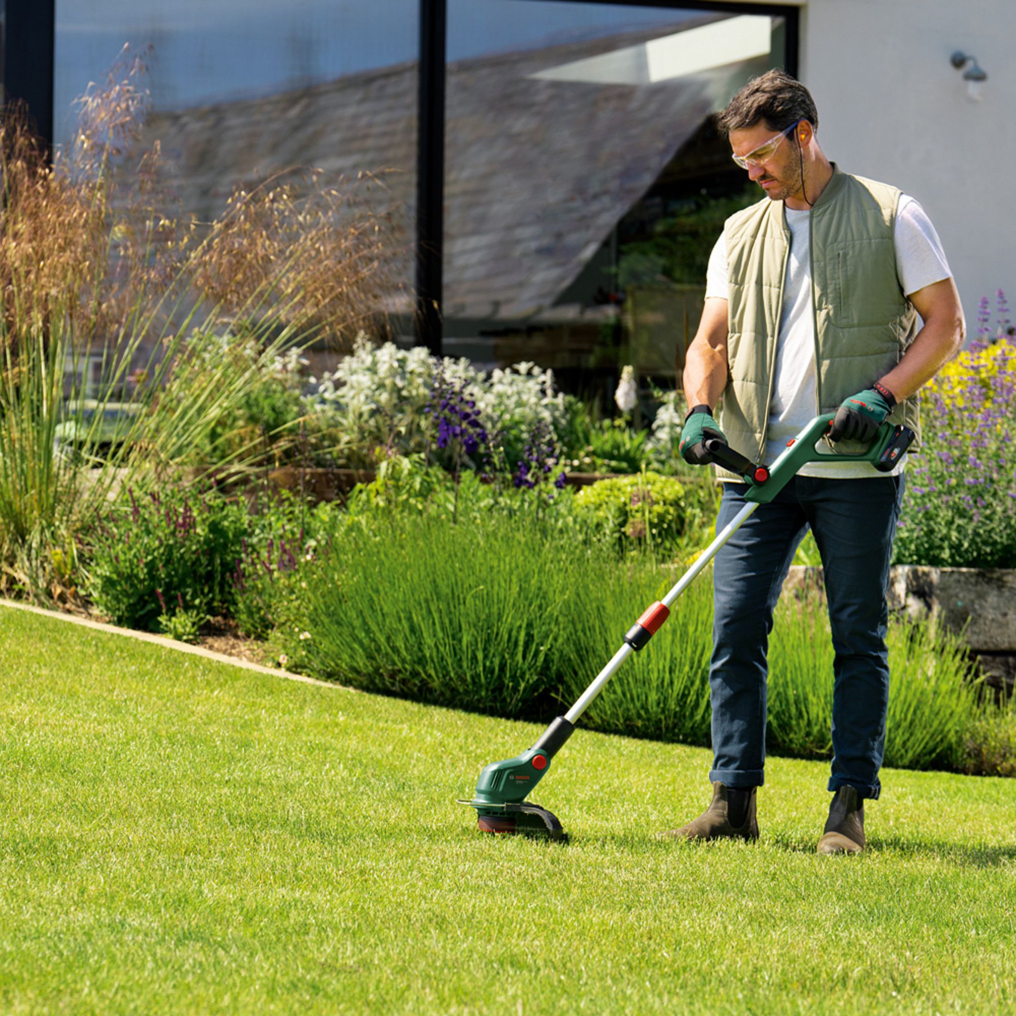 Bosch UniversalGrassCut 18V Cordless Grass trimmer (Bare Tool) - 18V-26-500