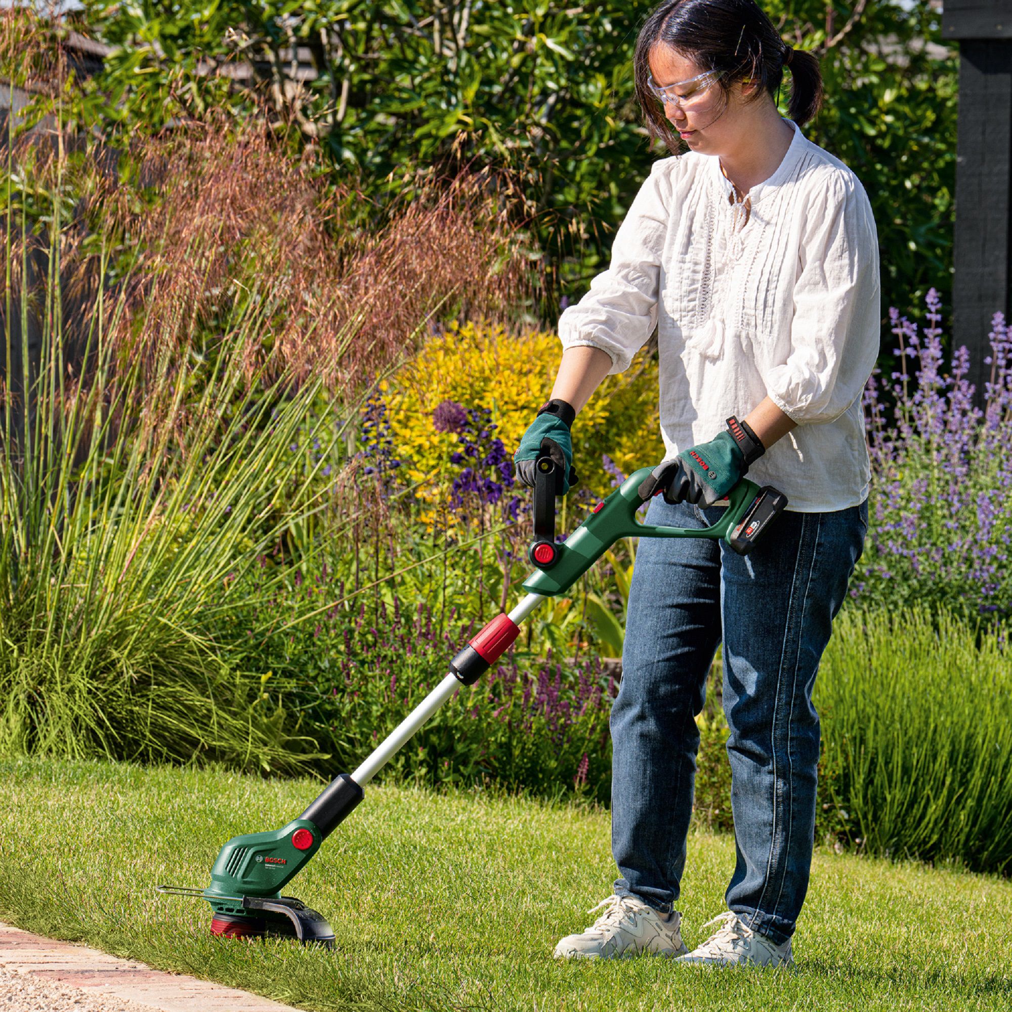 Bosch UniversalGrassCut 18V Cordless Grass trimmer (Bare Tool) - 18V-26-500