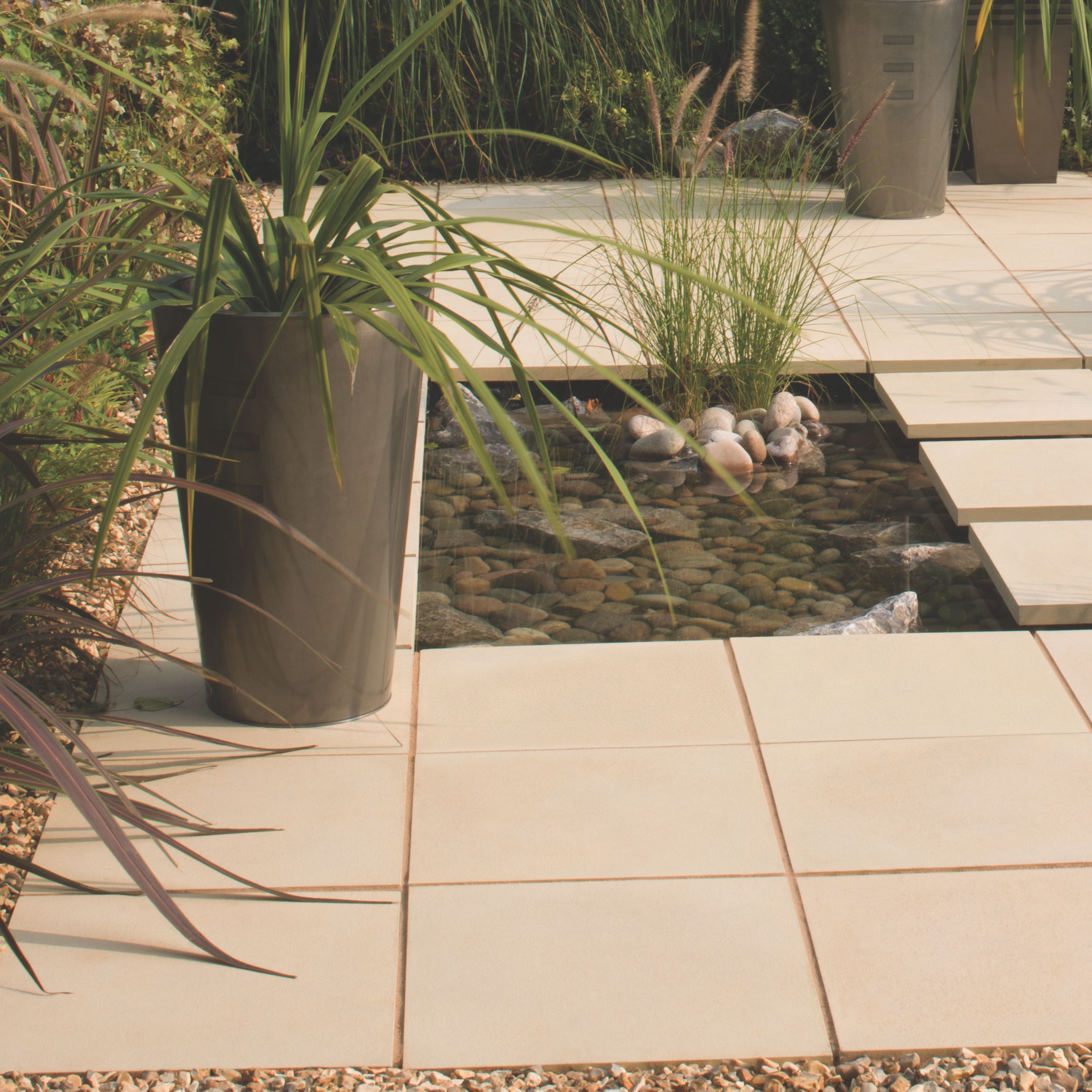 Bradstone Arnhem Morning haze Reconstituted stone Paving slab, 0.2m² (L)450mm (W)450mm