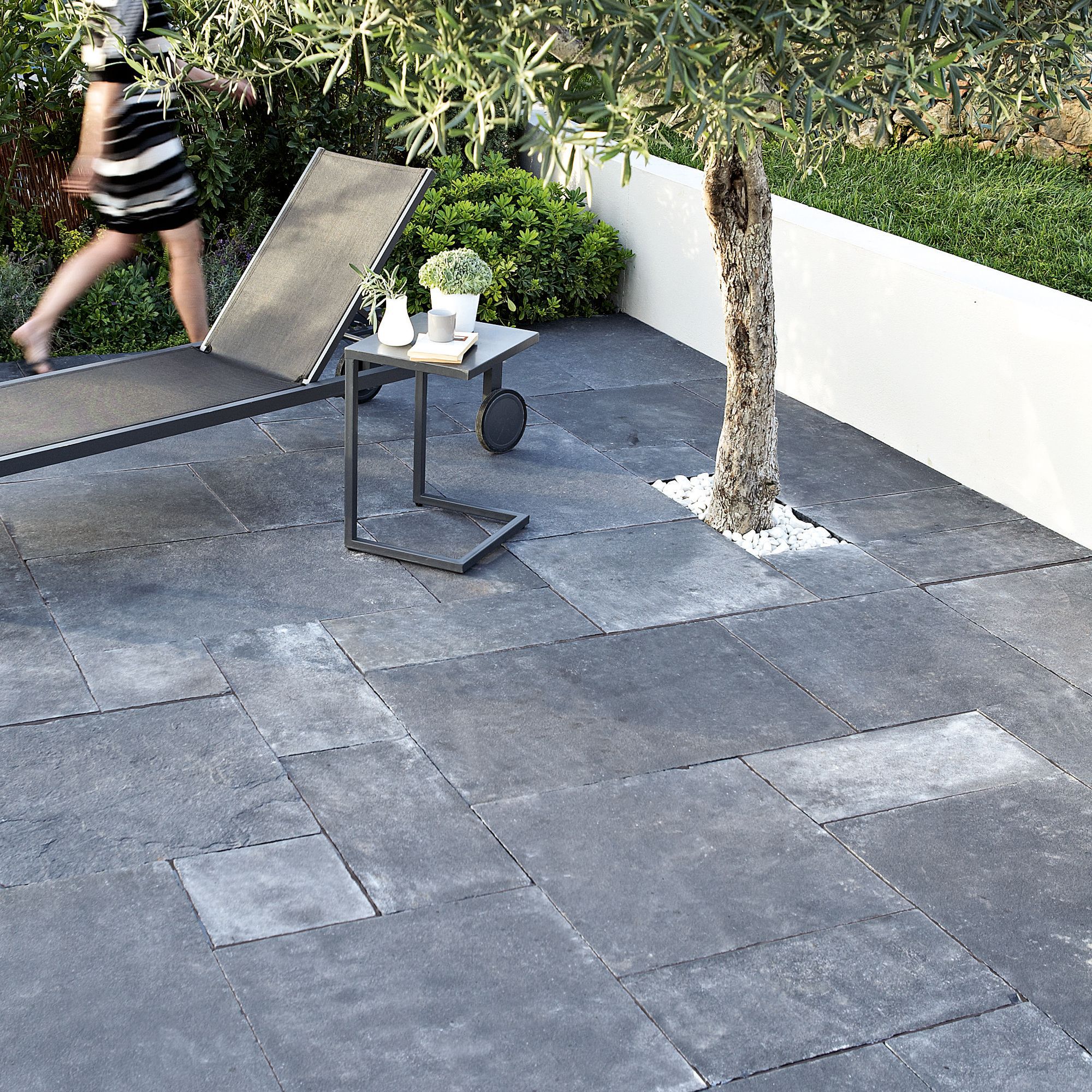 Bradstone Blue black Natural limestone Paving slab, 0.36m² (L)600mm (W)600mm