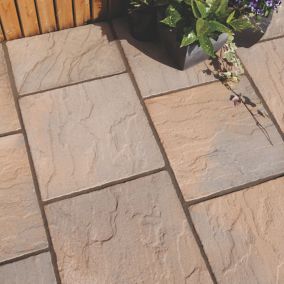 Bradstone Derbyshire Brown blend Reconstituted stone Paving slab, 0.2m² (L)450mm (W)450mm
